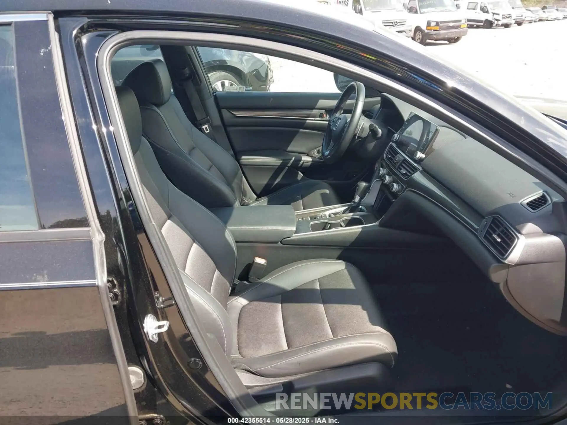 5 Photograph of a damaged car 1HGCV1F39NA023656 HONDA ACCORD 2022