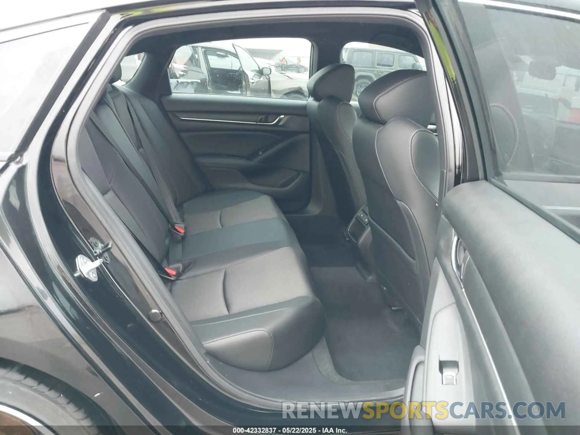 8 Photograph of a damaged car 1HGCV1F39NA070556 HONDA ACCORD 2022