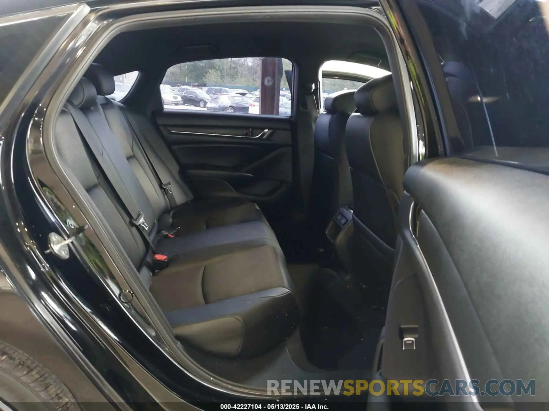 8 Photograph of a damaged car 1HGCV1F39NA087809 HONDA ACCORD 2022