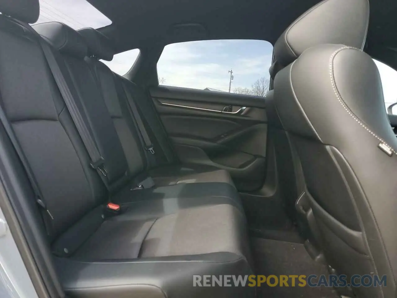 11 Photograph of a damaged car 1HGCV1F39NA108285 HONDA ACCORD 2022