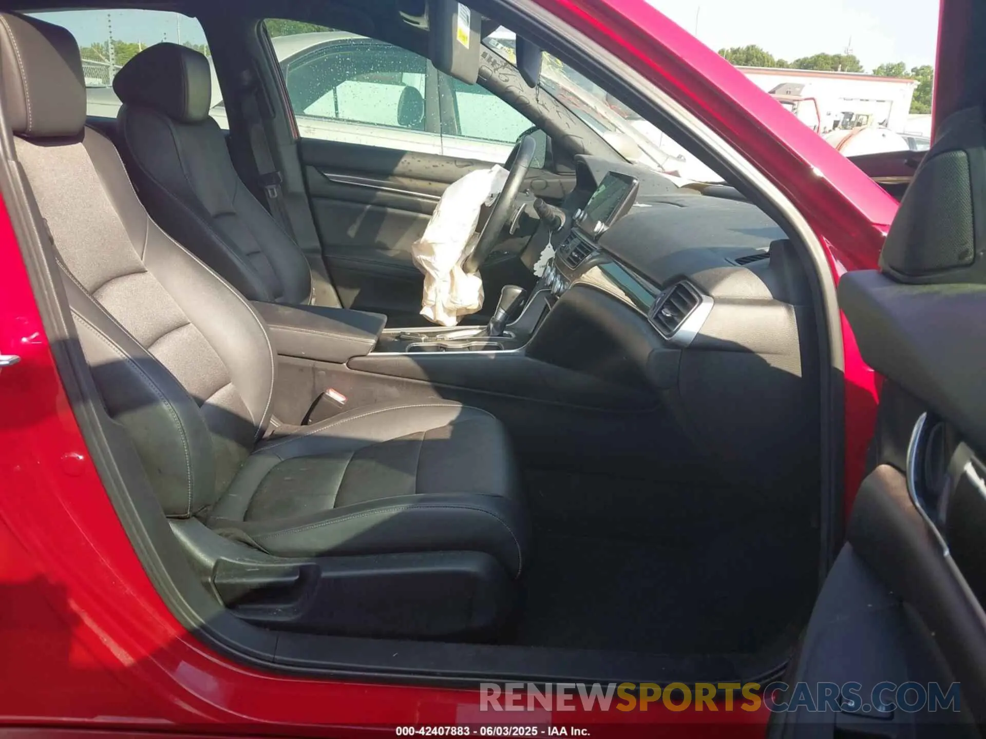 5 Photograph of a damaged car 1HGCV1F3XNA015792 HONDA ACCORD 2022