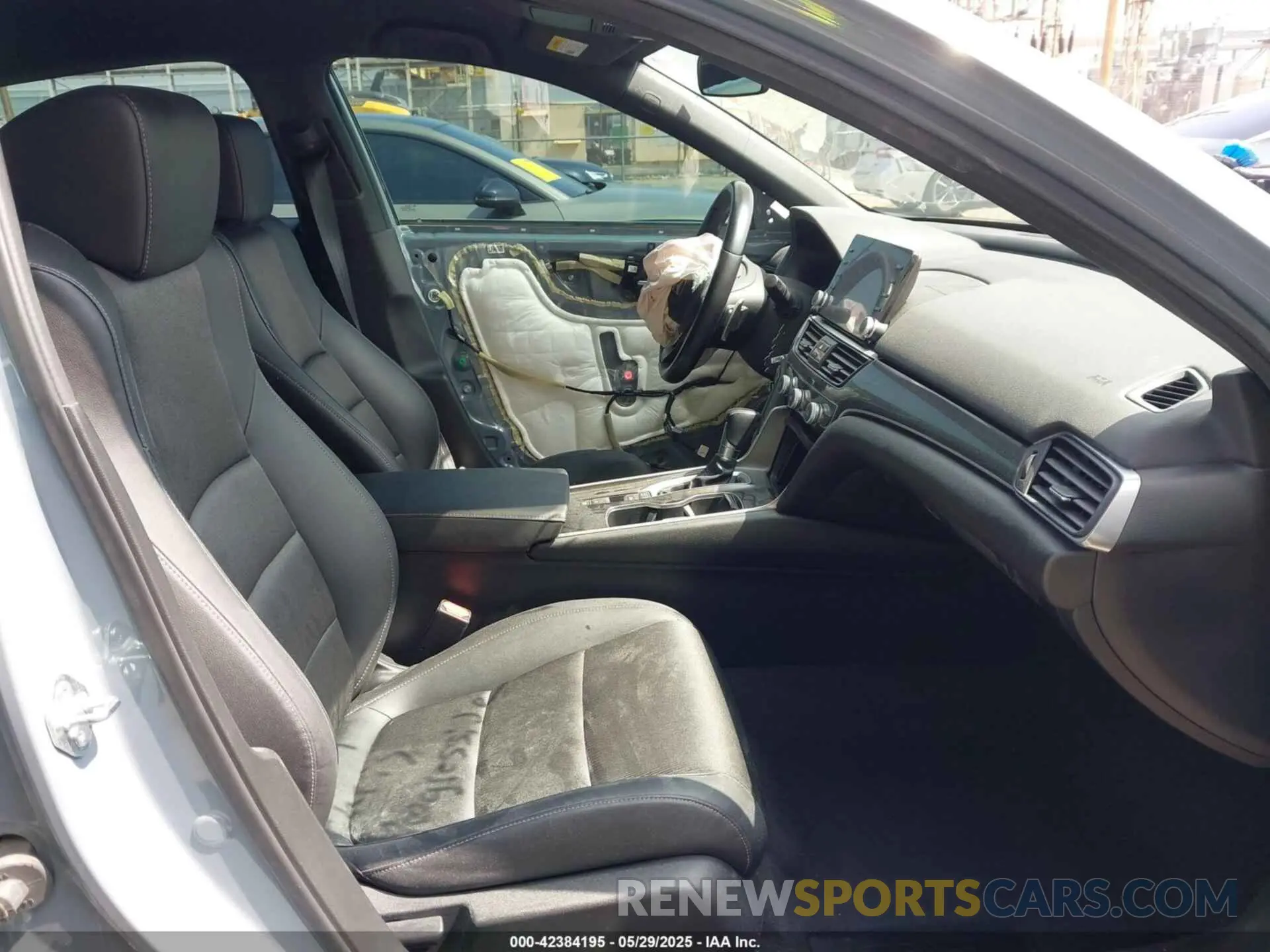 5 Photograph of a damaged car 1HGCV1F3XNA053152 HONDA ACCORD 2022