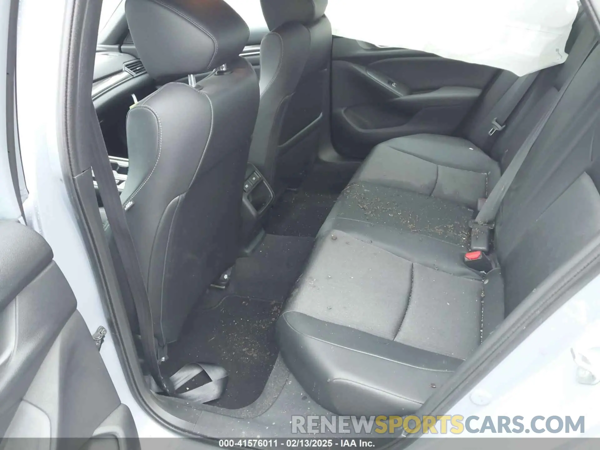 8 Photograph of a damaged car 1HGCV1F3XNA093862 HONDA ACCORD 2022