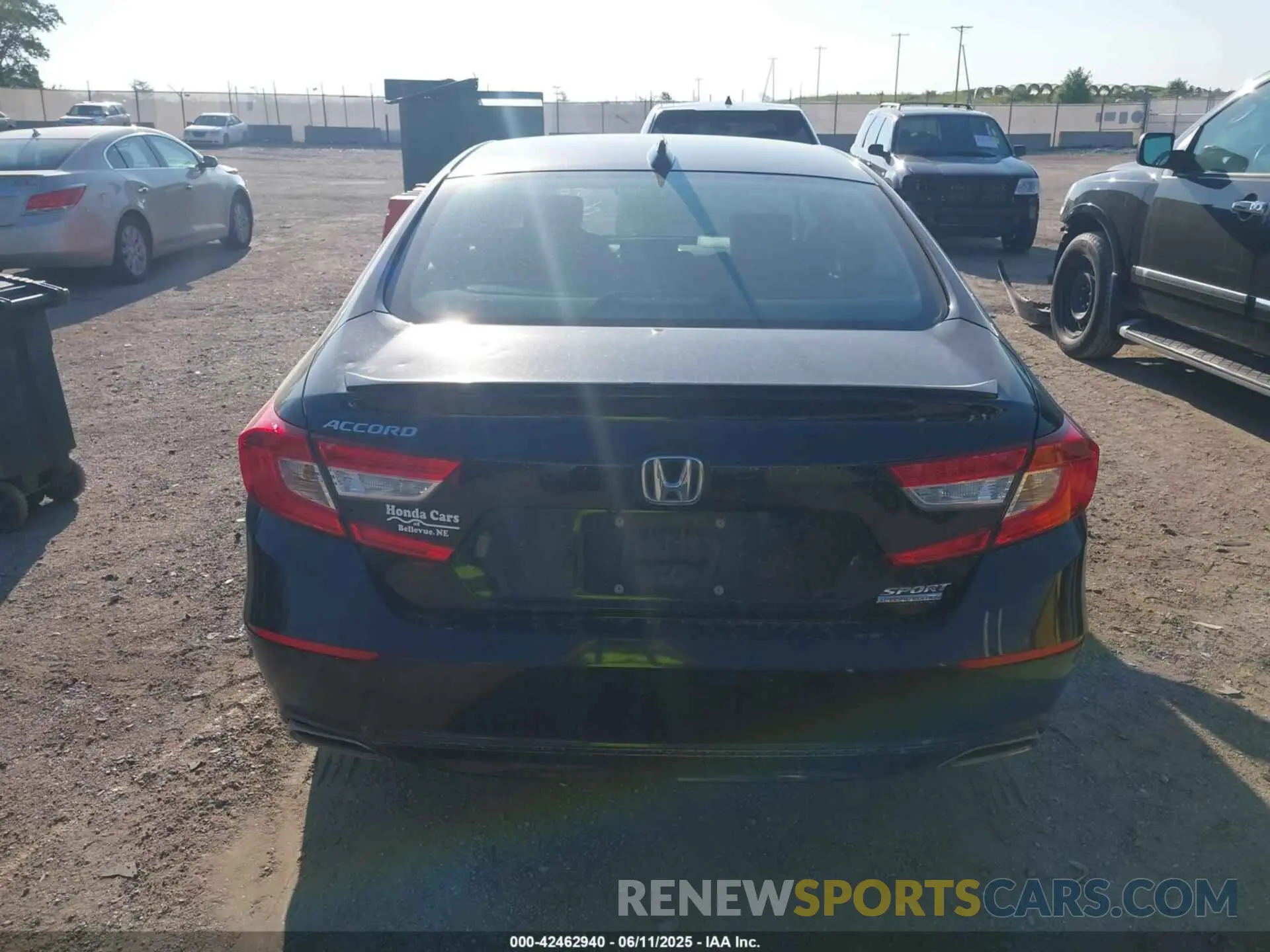 15 Photograph of a damaged car 1HGCV1F40NA061558 HONDA ACCORD 2022
