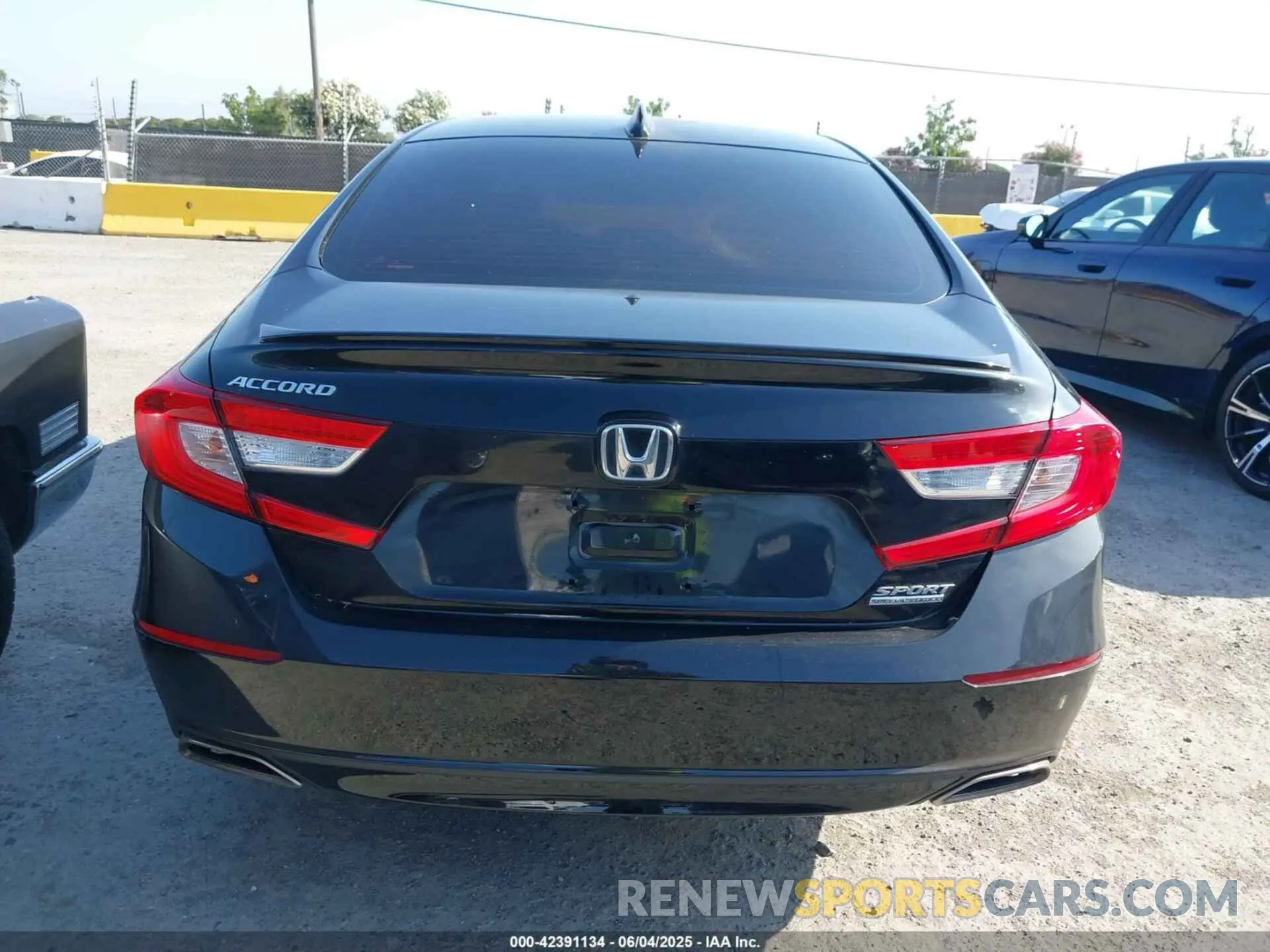 15 Photograph of a damaged car 1HGCV1F40NA061625 HONDA ACCORD 2022