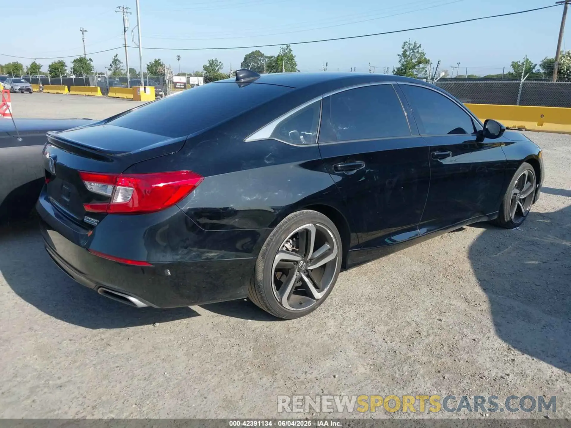 4 Photograph of a damaged car 1HGCV1F40NA061625 HONDA ACCORD 2022