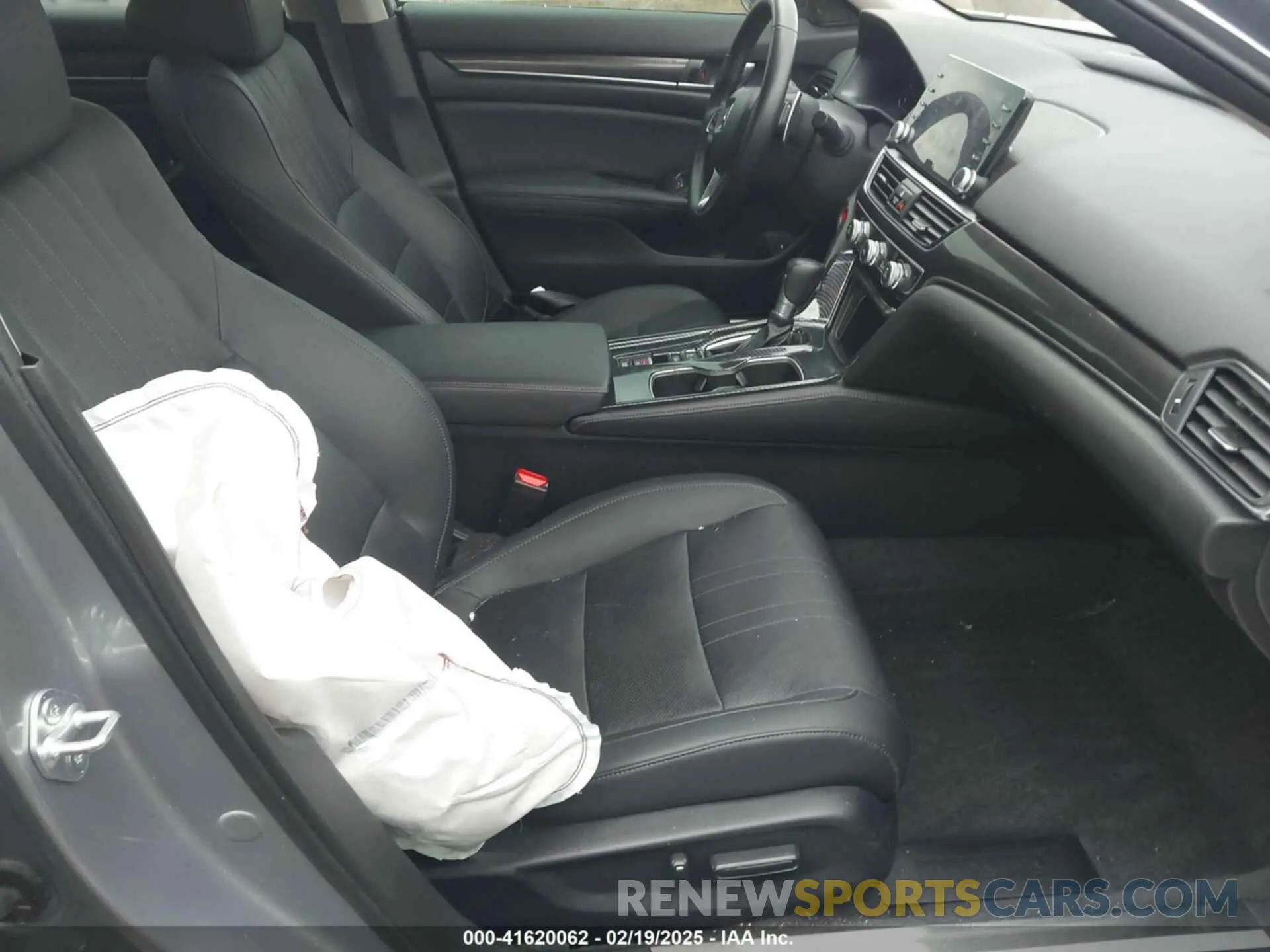 5 Photograph of a damaged car 1HGCV1F40NA077159 HONDA ACCORD 2022