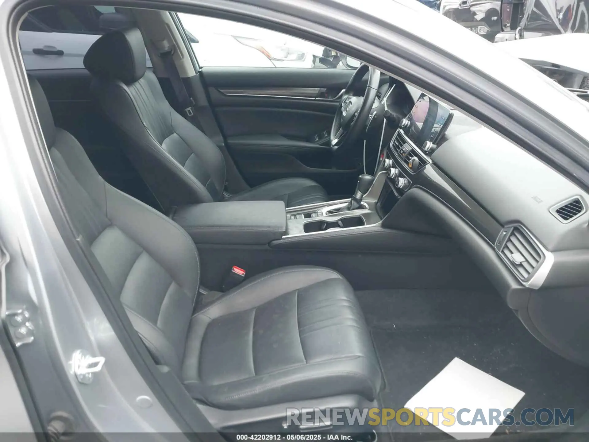 5 Photograph of a damaged car 1HGCV1F41NA071452 HONDA ACCORD 2022
