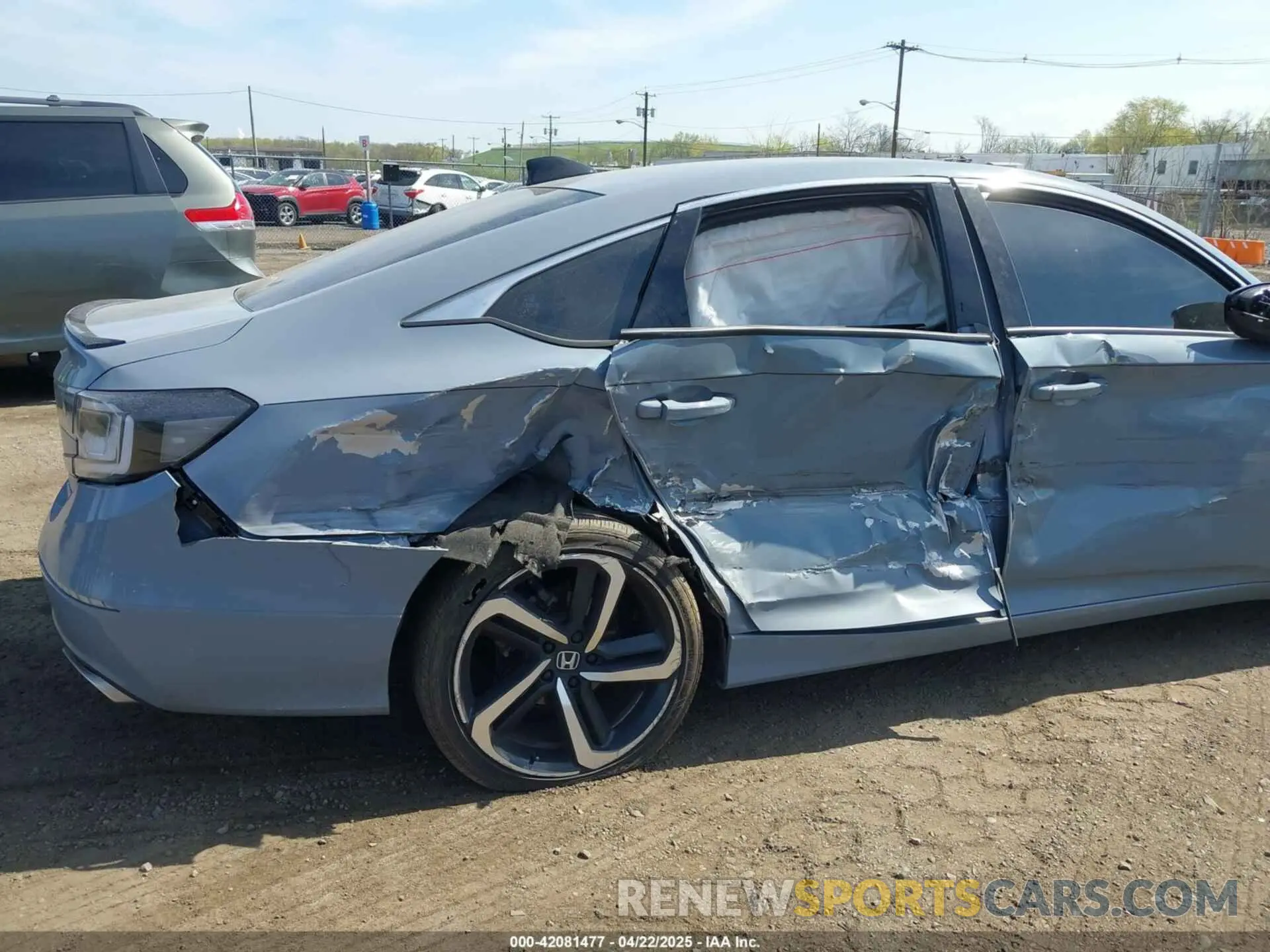 6 Photograph of a damaged car 1HGCV1F42NA065319 HONDA ACCORD 2022