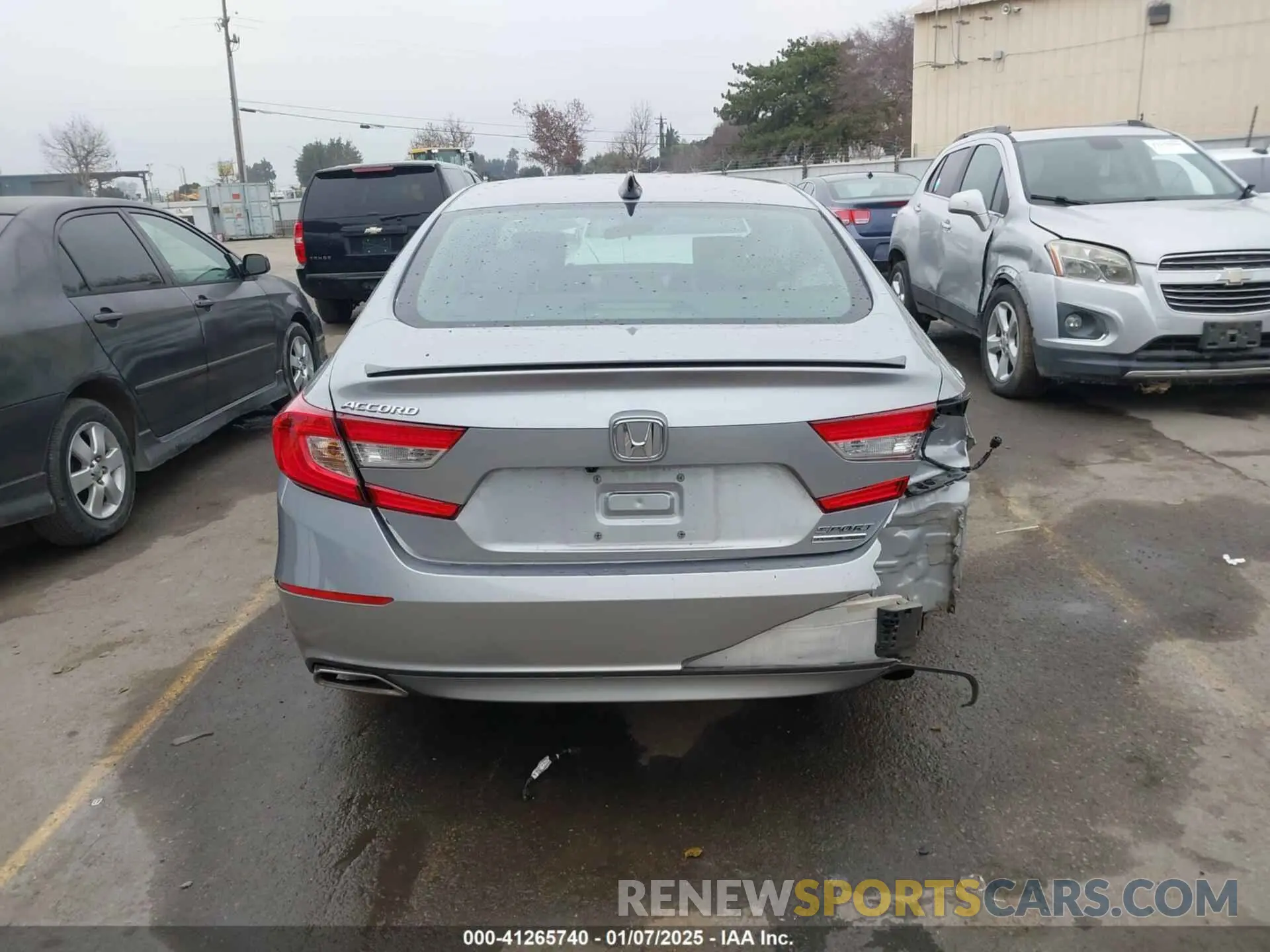 17 Photograph of a damaged car 1HGCV1F42NA073338 HONDA ACCORD 2022