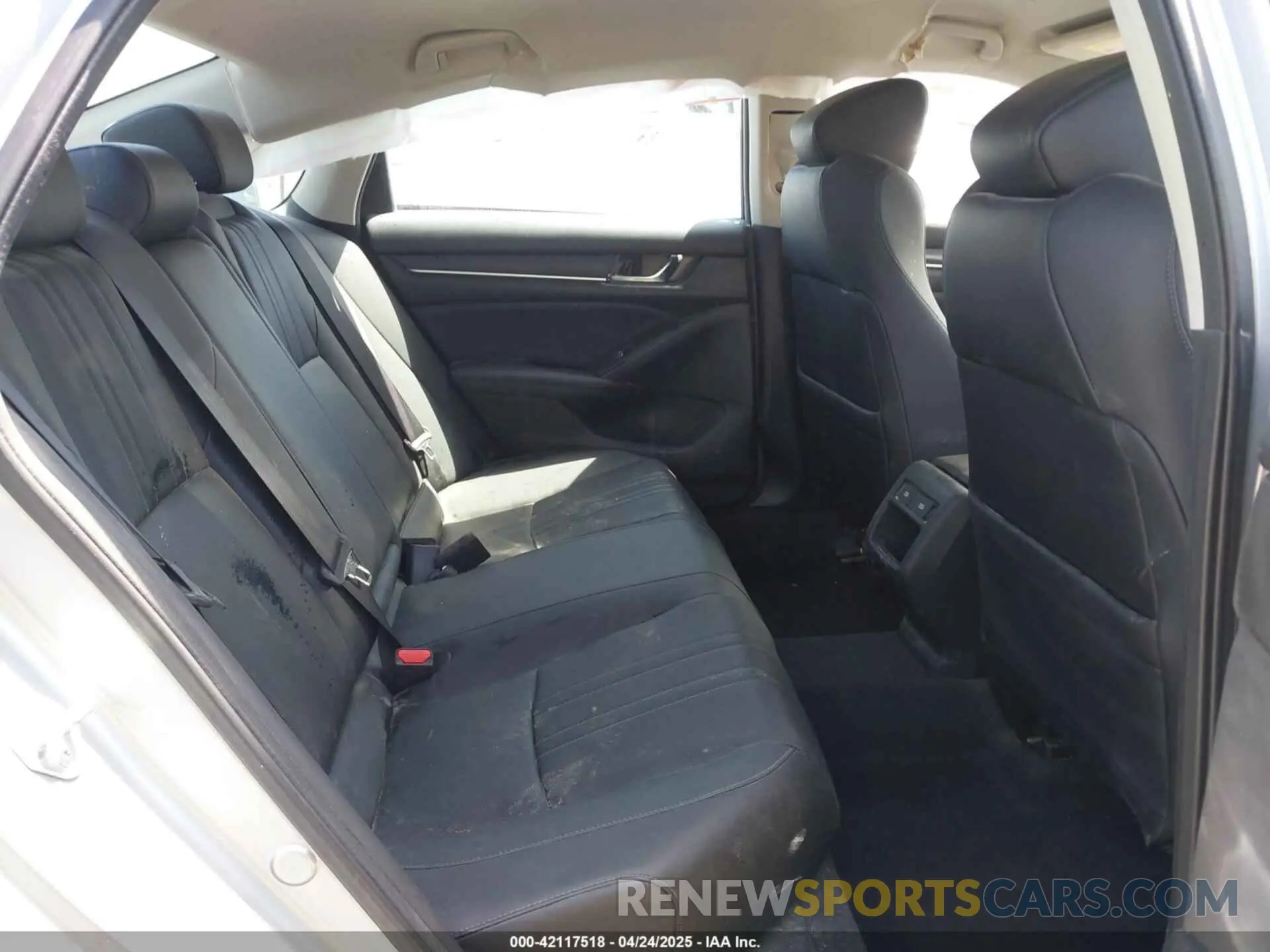 8 Photograph of a damaged car 1HGCV1F43NA080895 HONDA ACCORD 2022