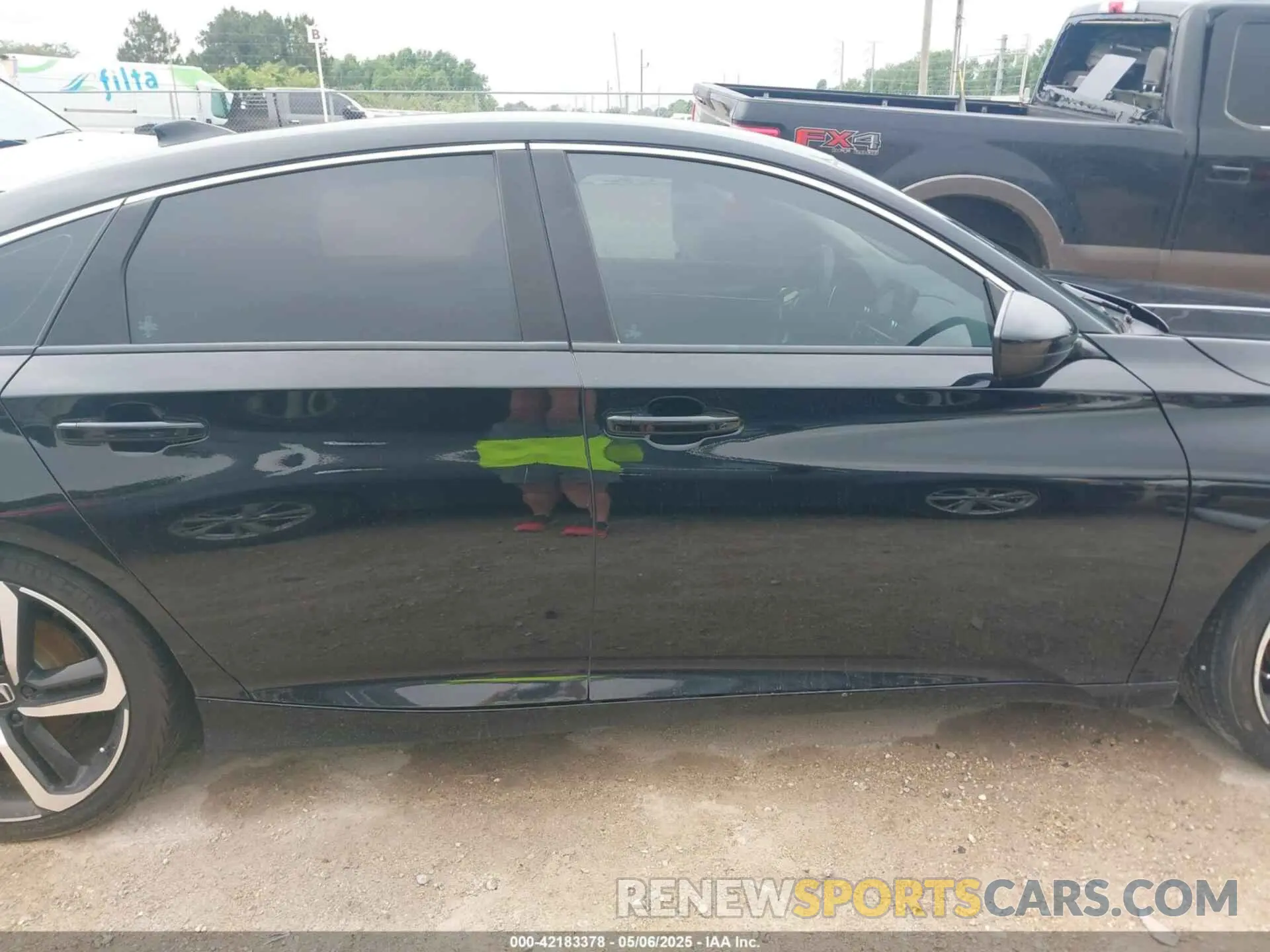 14 Photograph of a damaged car 1HGCV1F46NA015698 HONDA ACCORD 2022