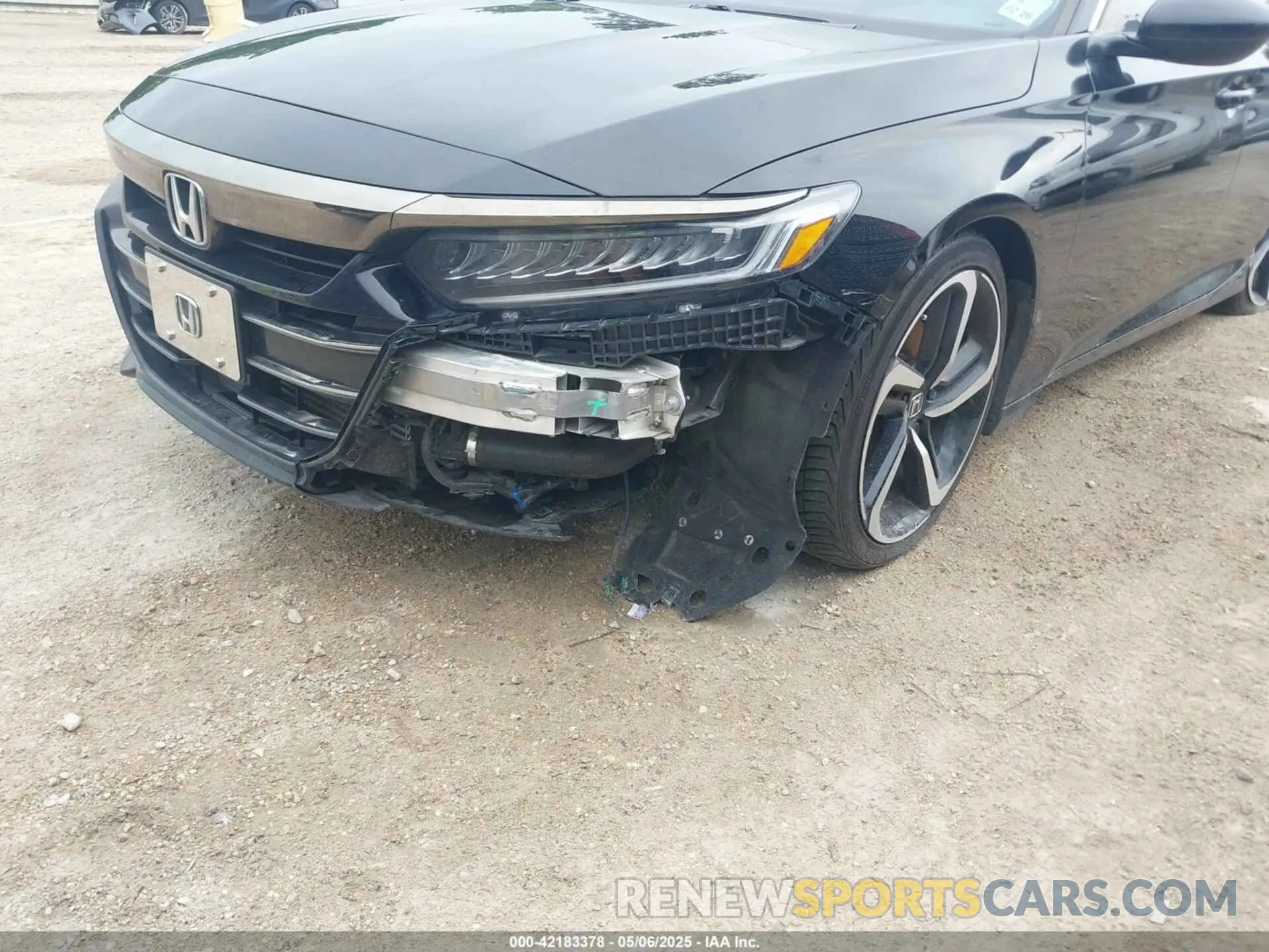 18 Photograph of a damaged car 1HGCV1F46NA015698 HONDA ACCORD 2022