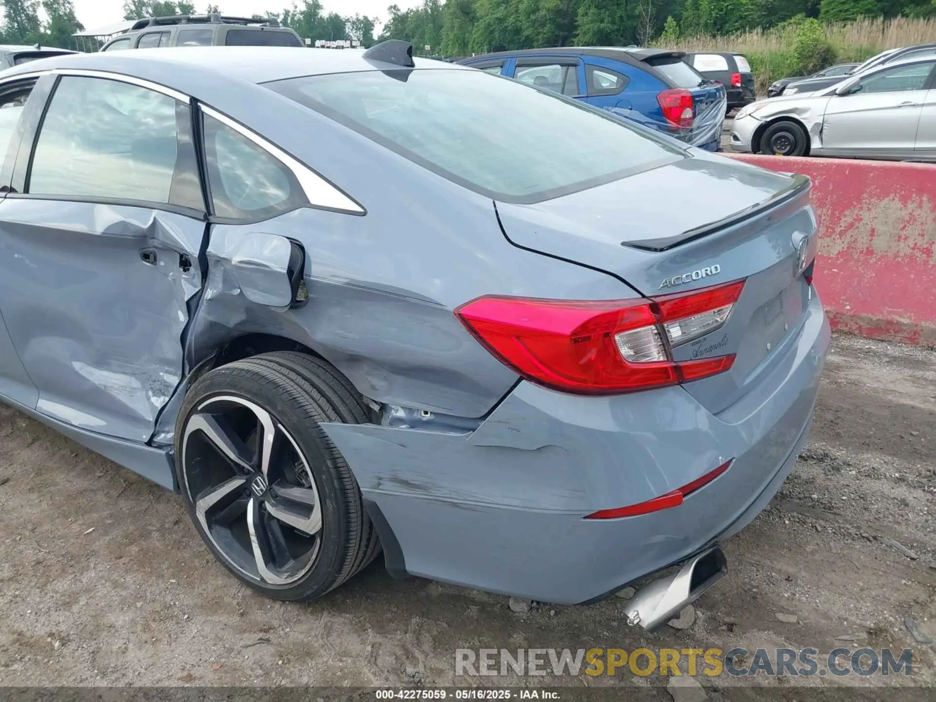 6 Photograph of a damaged car 1HGCV1F46NA036809 HONDA ACCORD 2022