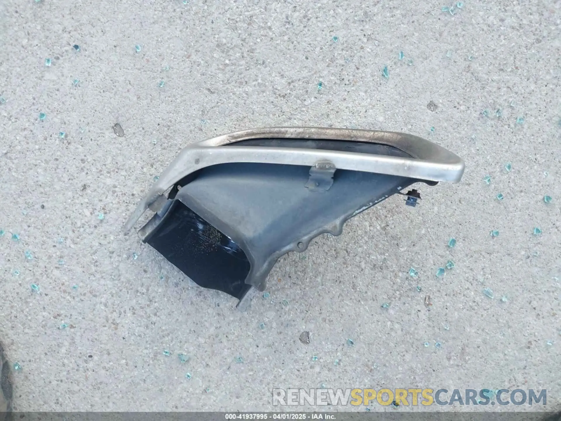 12 Photograph of a damaged car 1HGCV1F46NA061743 HONDA ACCORD 2022