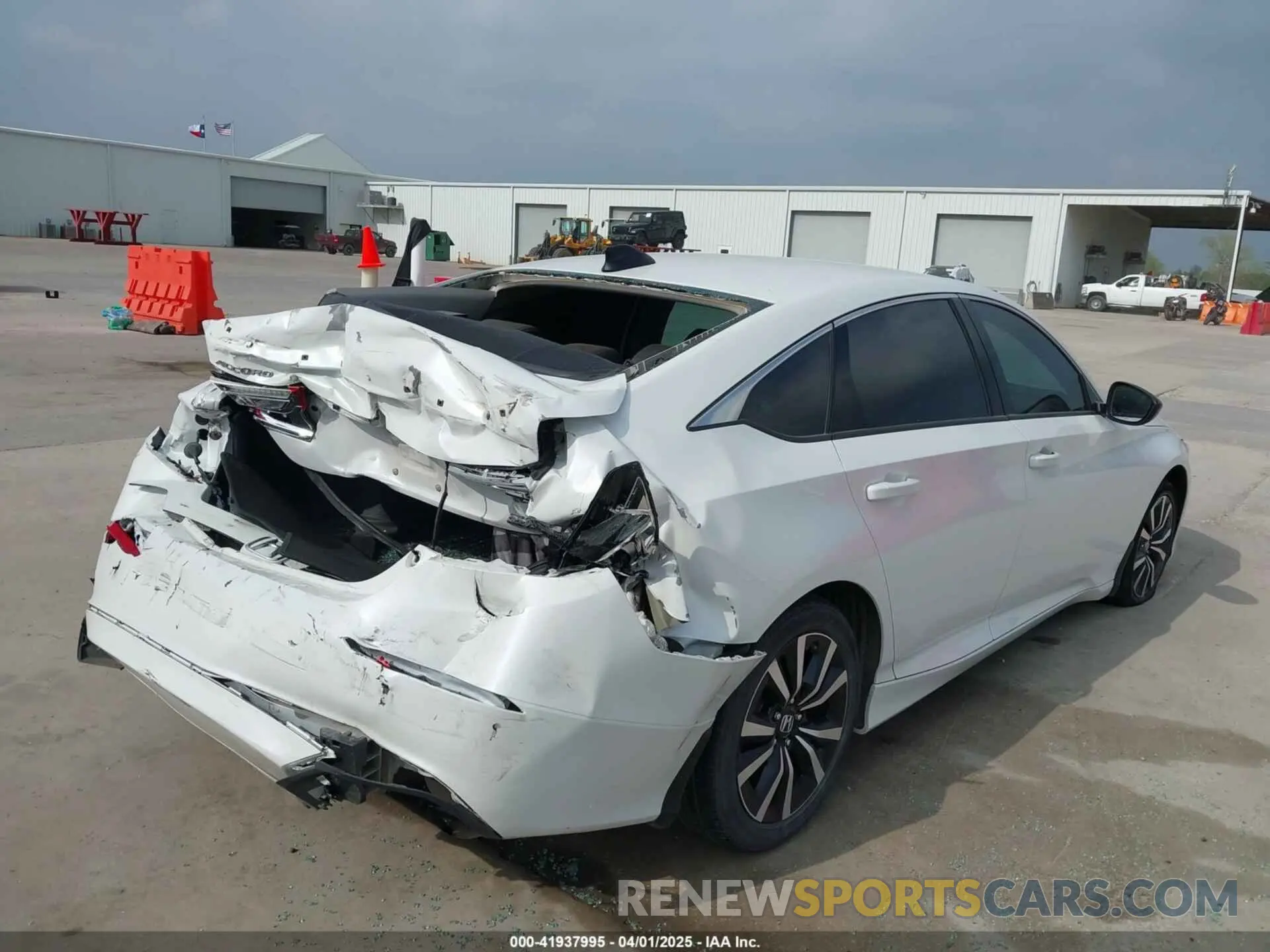 4 Photograph of a damaged car 1HGCV1F46NA061743 HONDA ACCORD 2022
