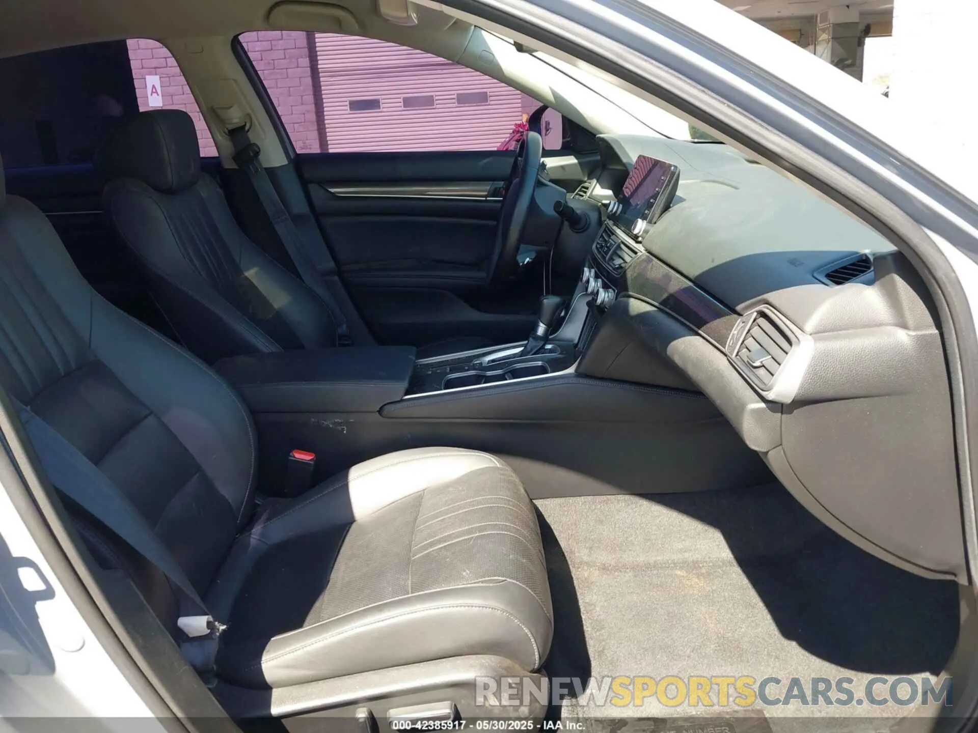 5 Photograph of a damaged car 1HGCV1F46NA067560 HONDA ACCORD 2022