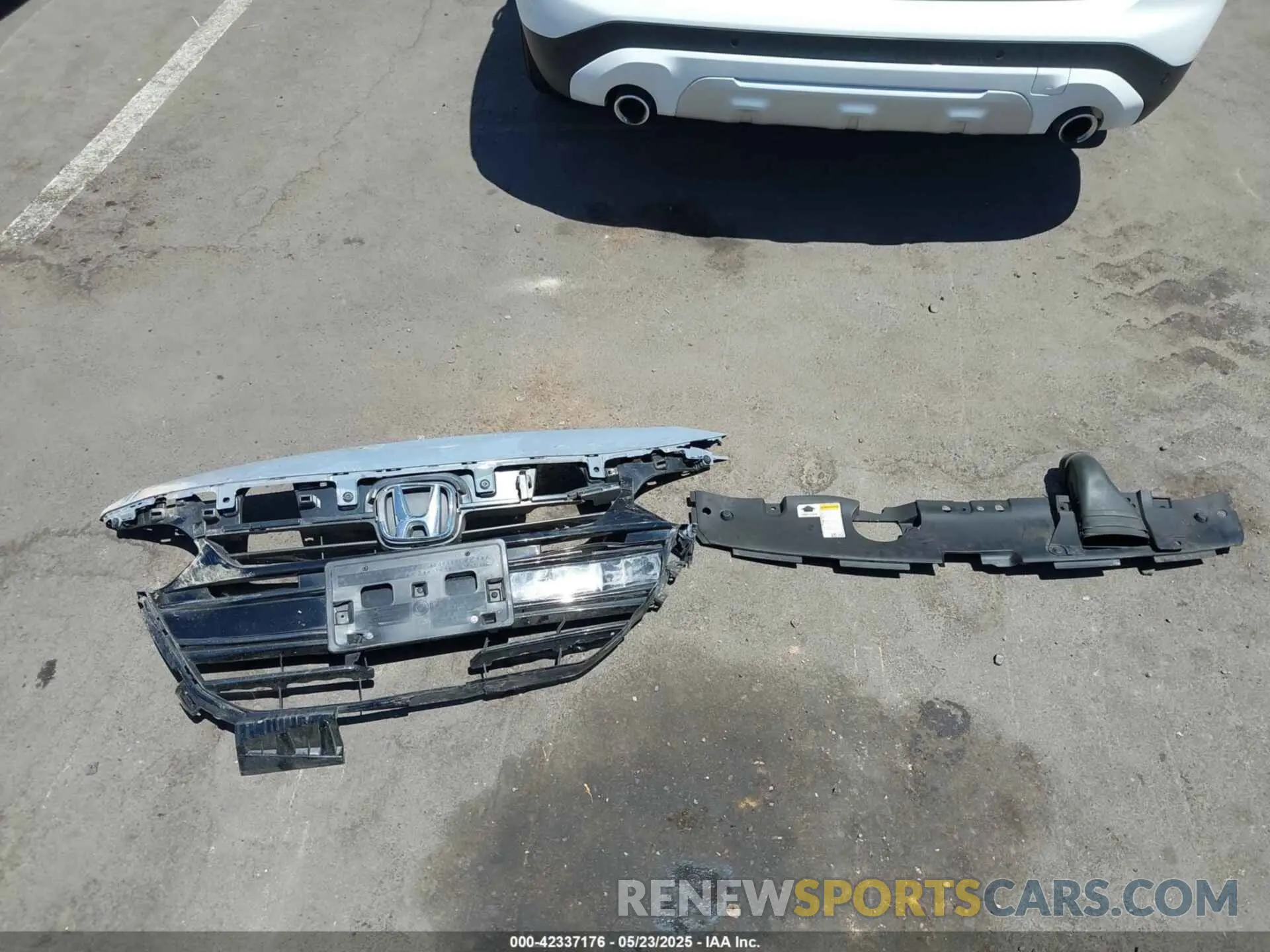 11 Photograph of a damaged car 1HGCV1F47NA067597 HONDA ACCORD 2022