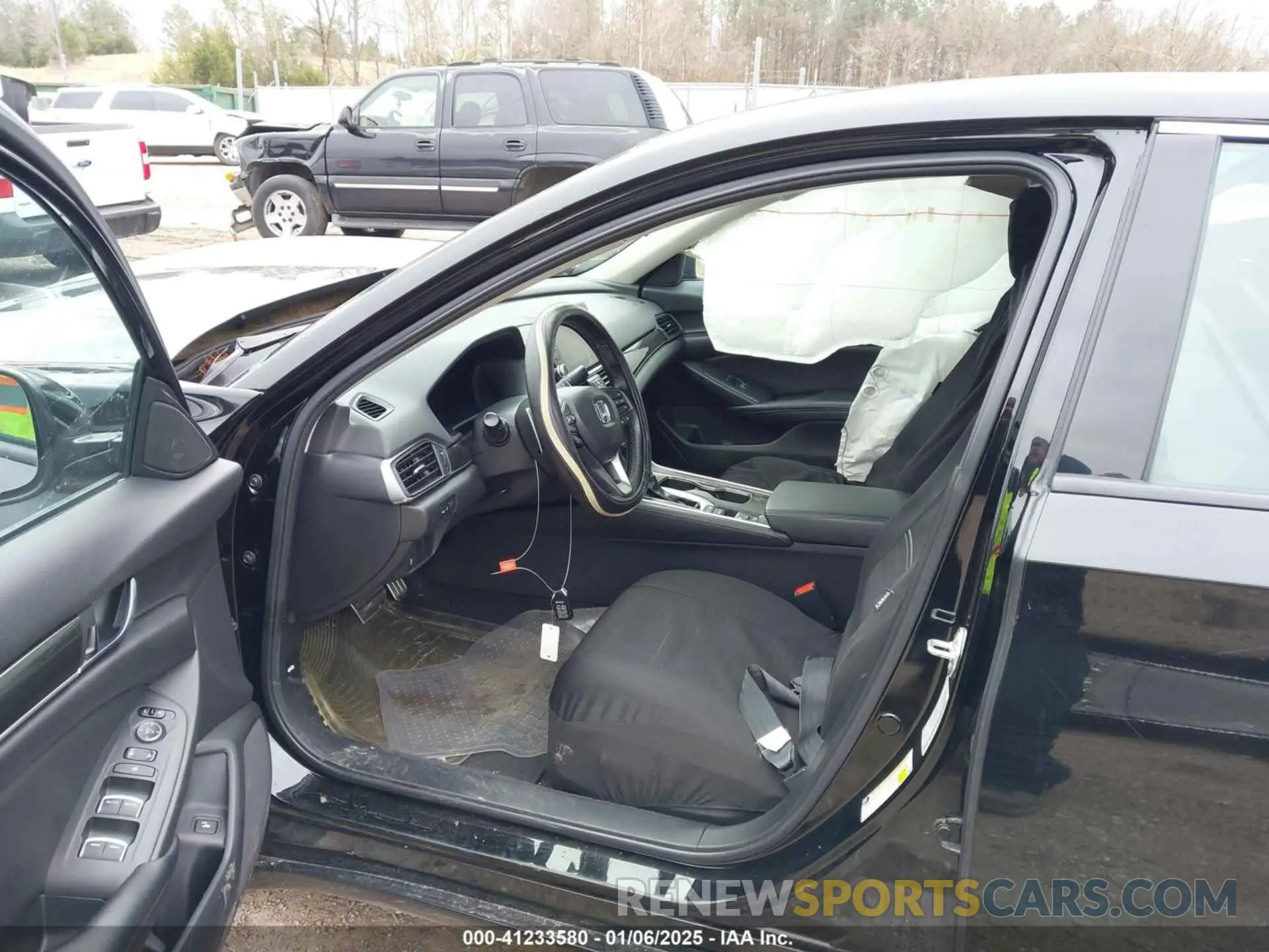 5 Photograph of a damaged car 1HGCV1F48NA015718 HONDA ACCORD 2022