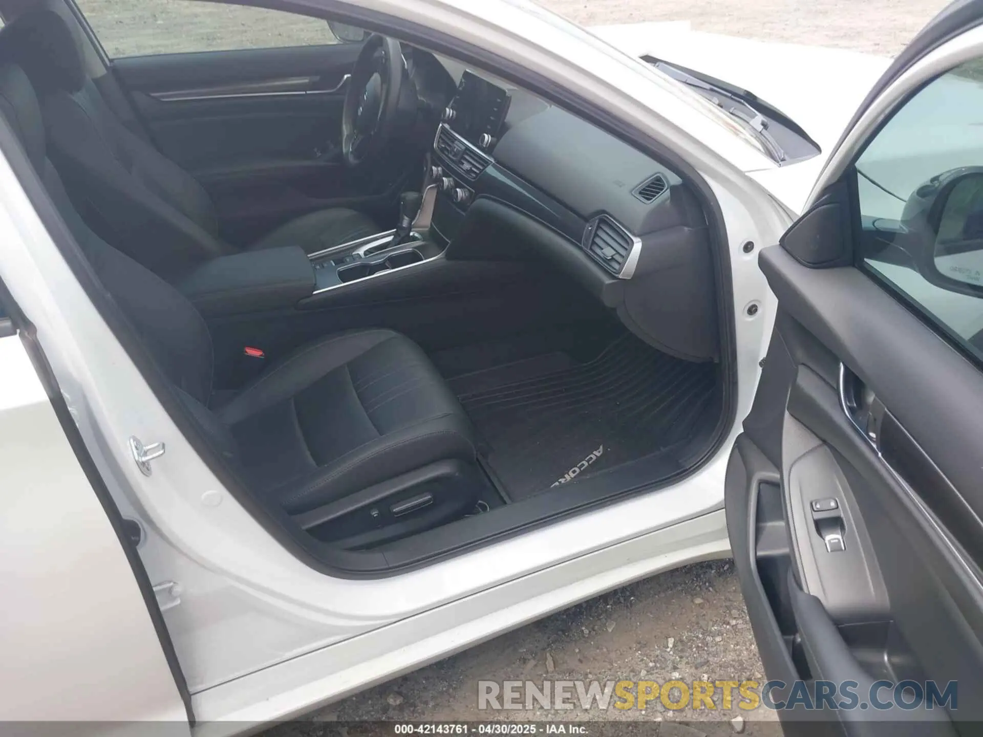5 Photograph of a damaged car 1HGCV1F48NA067821 HONDA ACCORD 2022