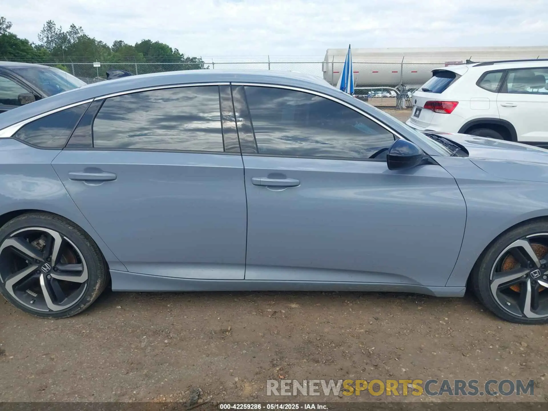 13 Photograph of a damaged car 1HGCV1F4XNA069392 HONDA ACCORD 2022