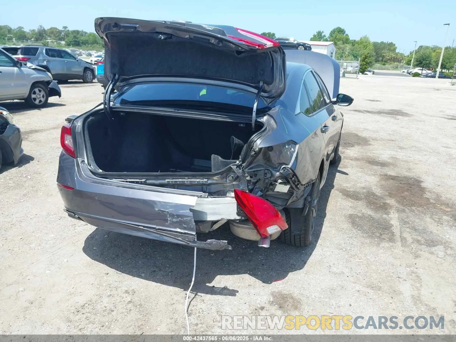 6 Photograph of a damaged car 1HGCV1F51NA071654 HONDA ACCORD 2022