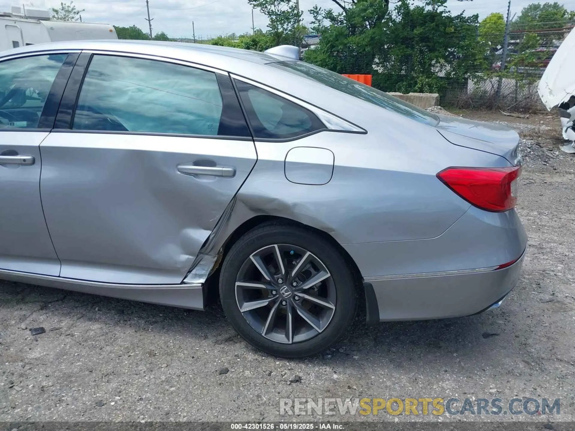 6 Photograph of a damaged car 1HGCV1F52NA027694 HONDA ACCORD 2022