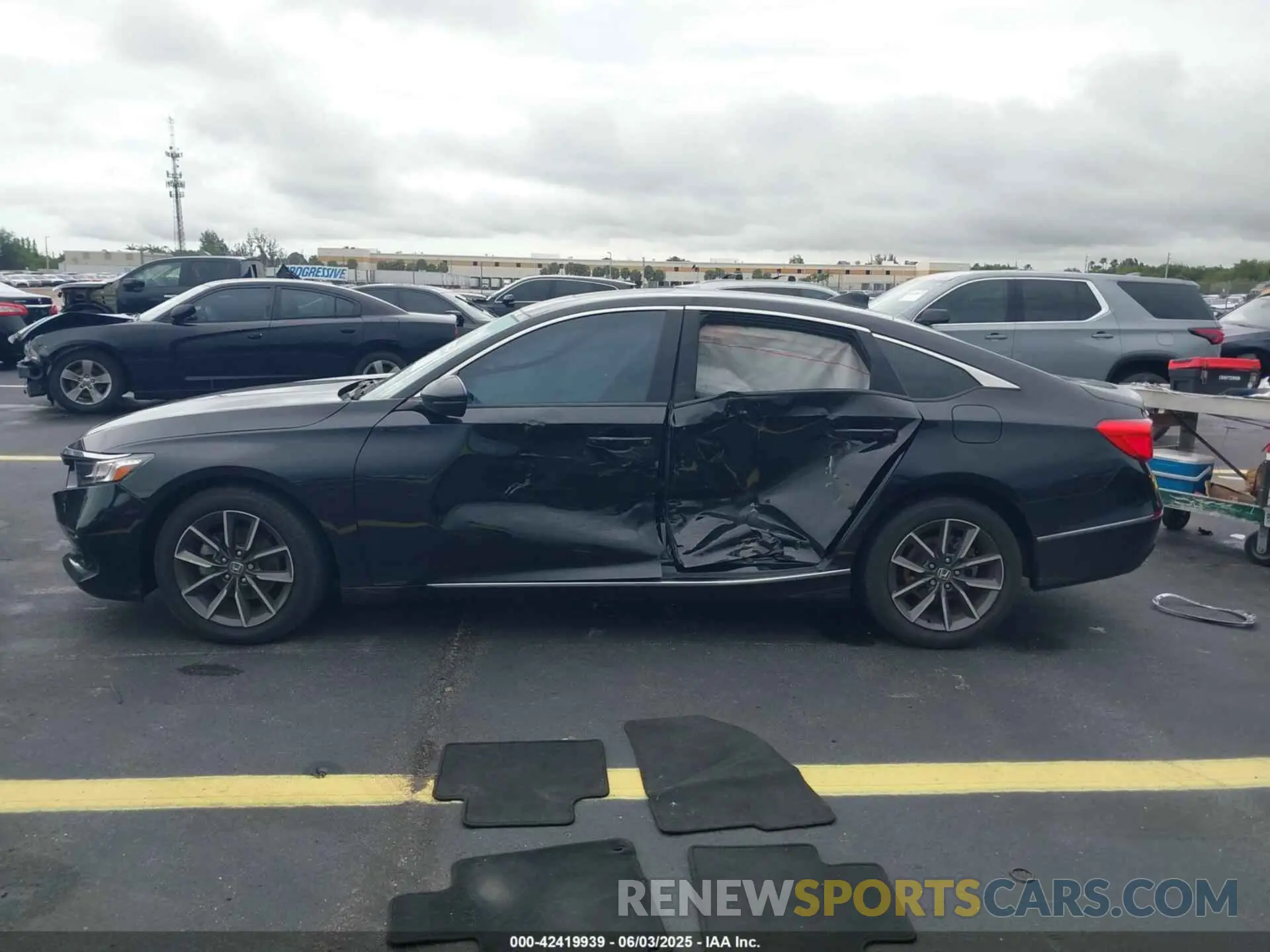 14 Photograph of a damaged car 1HGCV1F54NA042679 HONDA ACCORD 2022