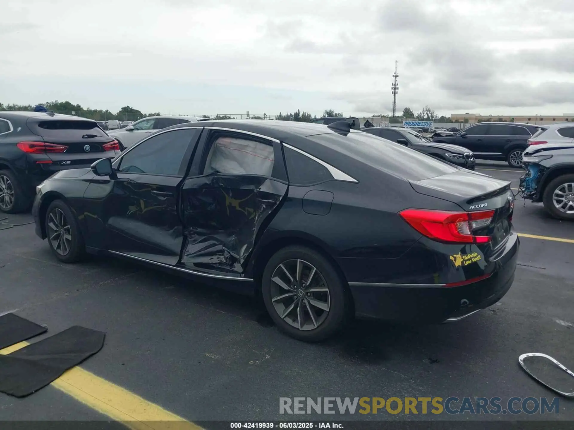 3 Photograph of a damaged car 1HGCV1F54NA042679 HONDA ACCORD 2022