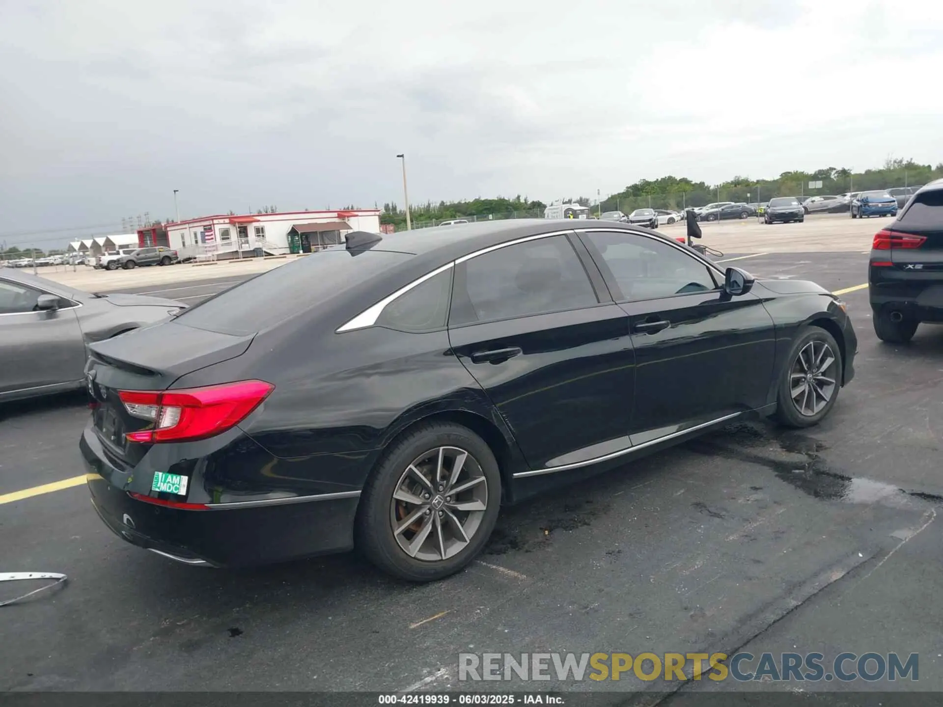4 Photograph of a damaged car 1HGCV1F54NA042679 HONDA ACCORD 2022