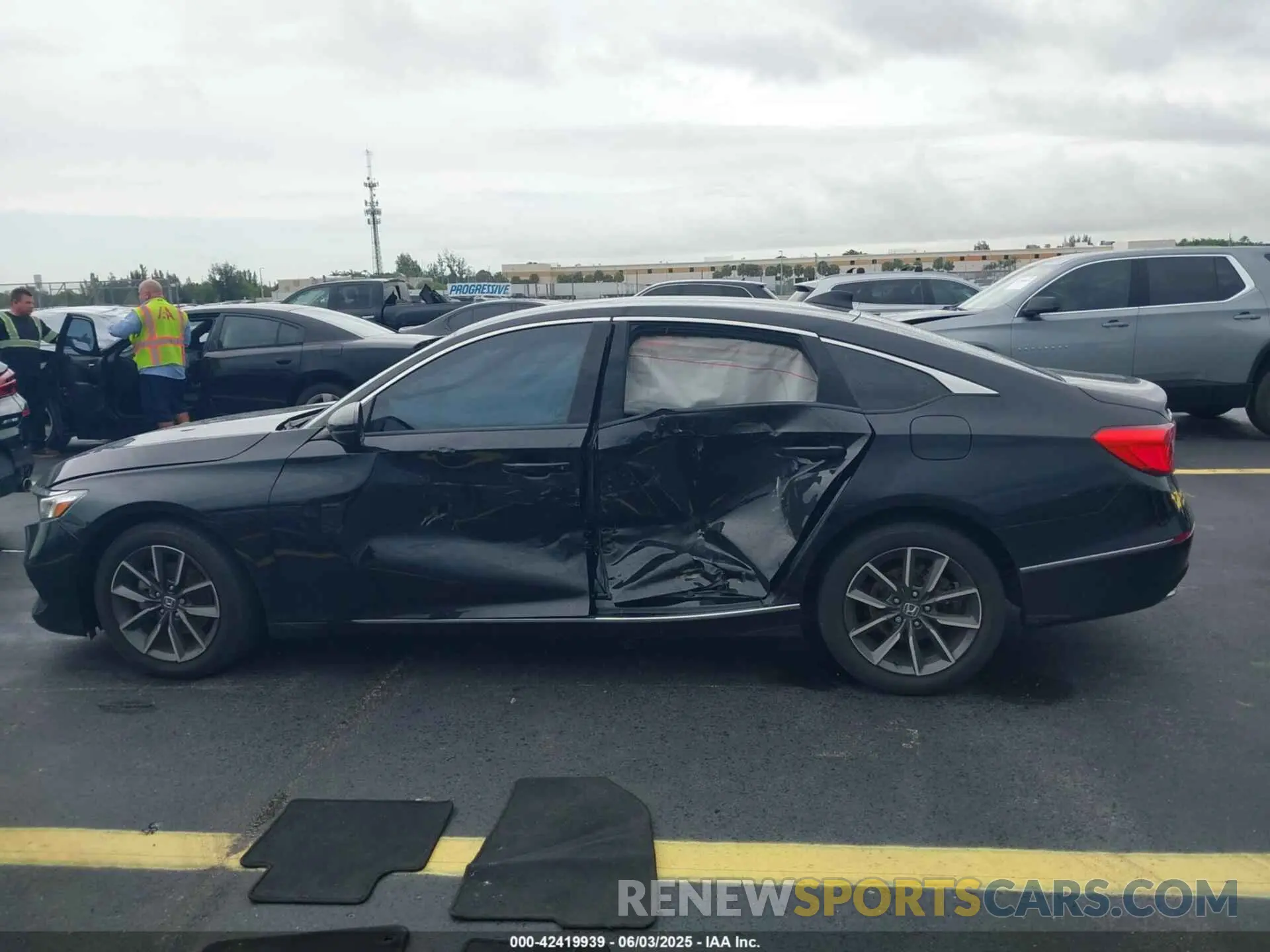 6 Photograph of a damaged car 1HGCV1F54NA042679 HONDA ACCORD 2022