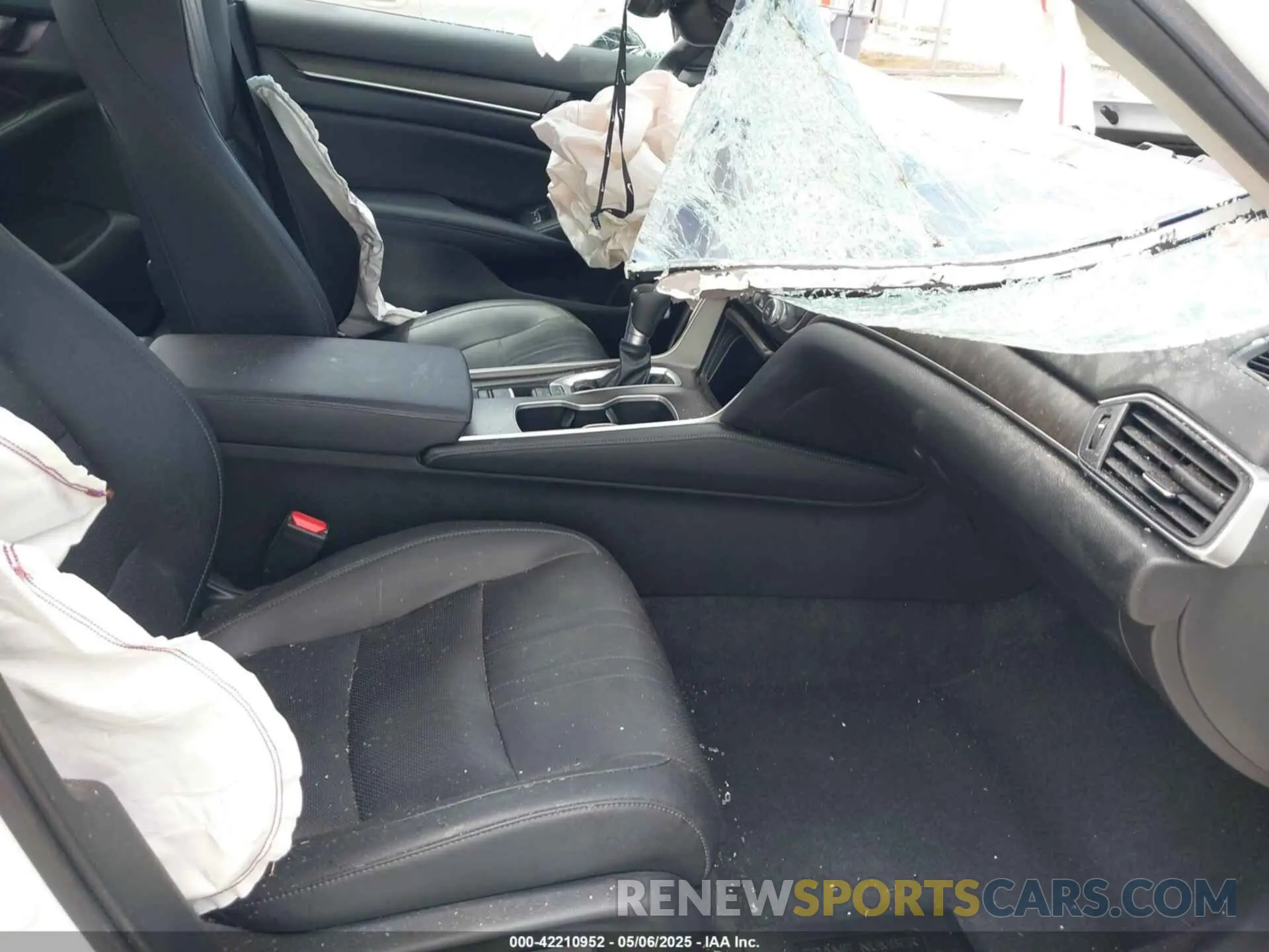 5 Photograph of a damaged car 1HGCV1F57NA055071 HONDA ACCORD 2022