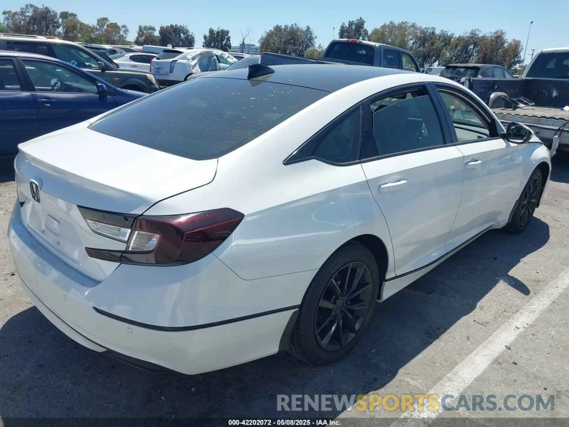4 Photograph of a damaged car 1HGCV1F5XNA074133 HONDA ACCORD 2022