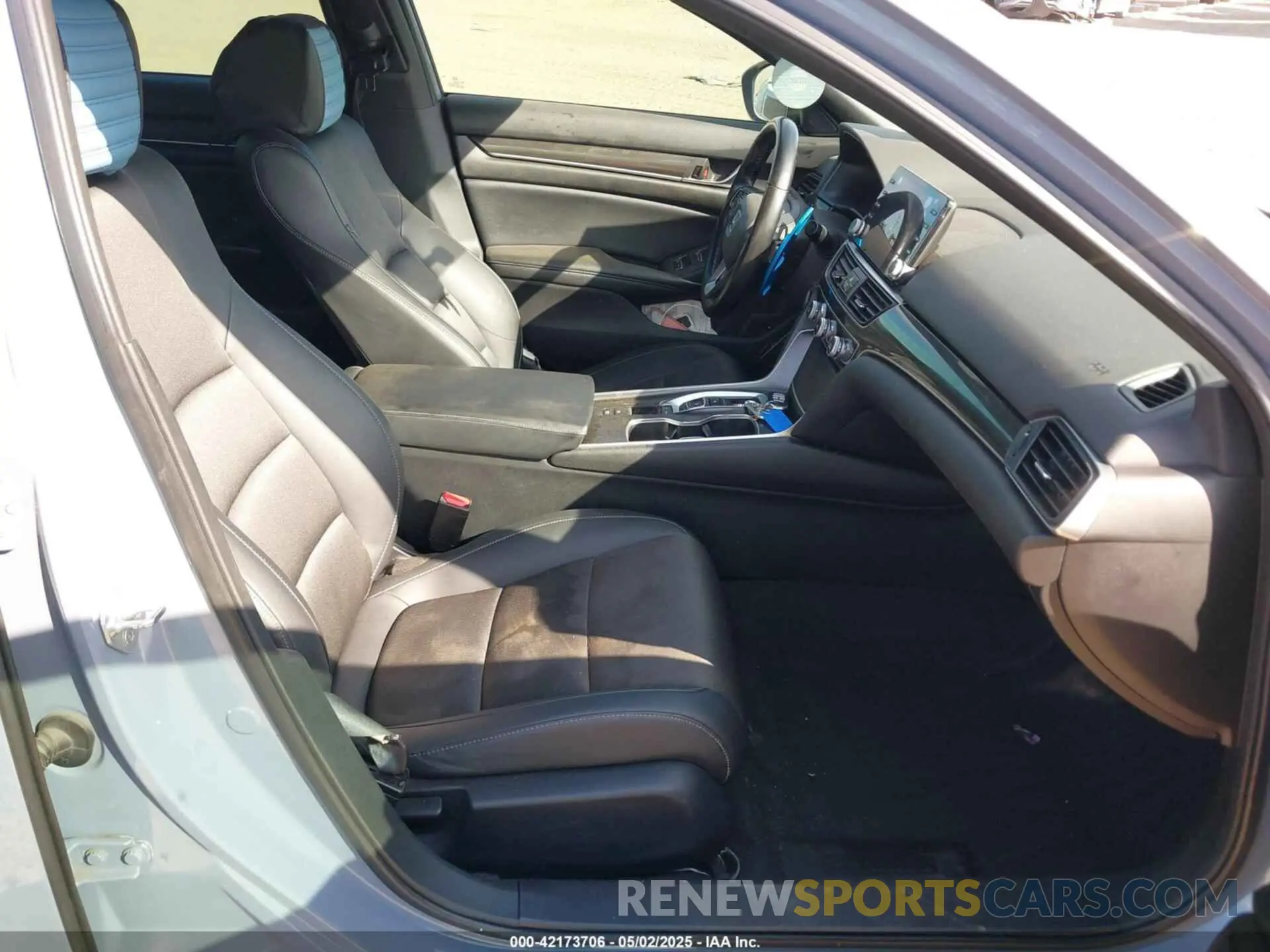5 Photograph of a damaged car 1HGCV2F31NA009403 HONDA ACCORD 2022