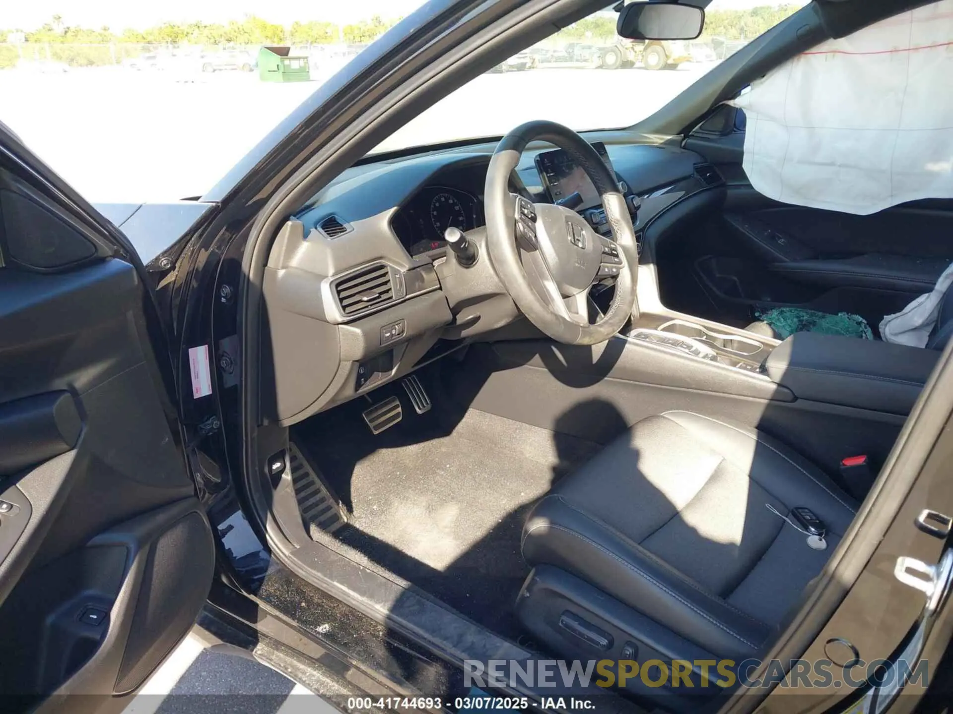 5 Photograph of a damaged car 1HGCV2F32NA003898 HONDA ACCORD 2022