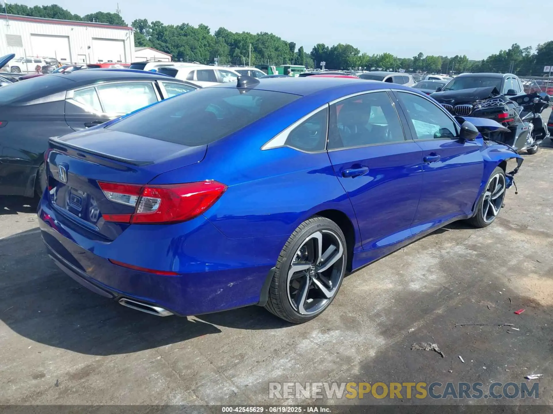4 Photograph of a damaged car 1HGCV2F32NA008261 HONDA ACCORD 2022
