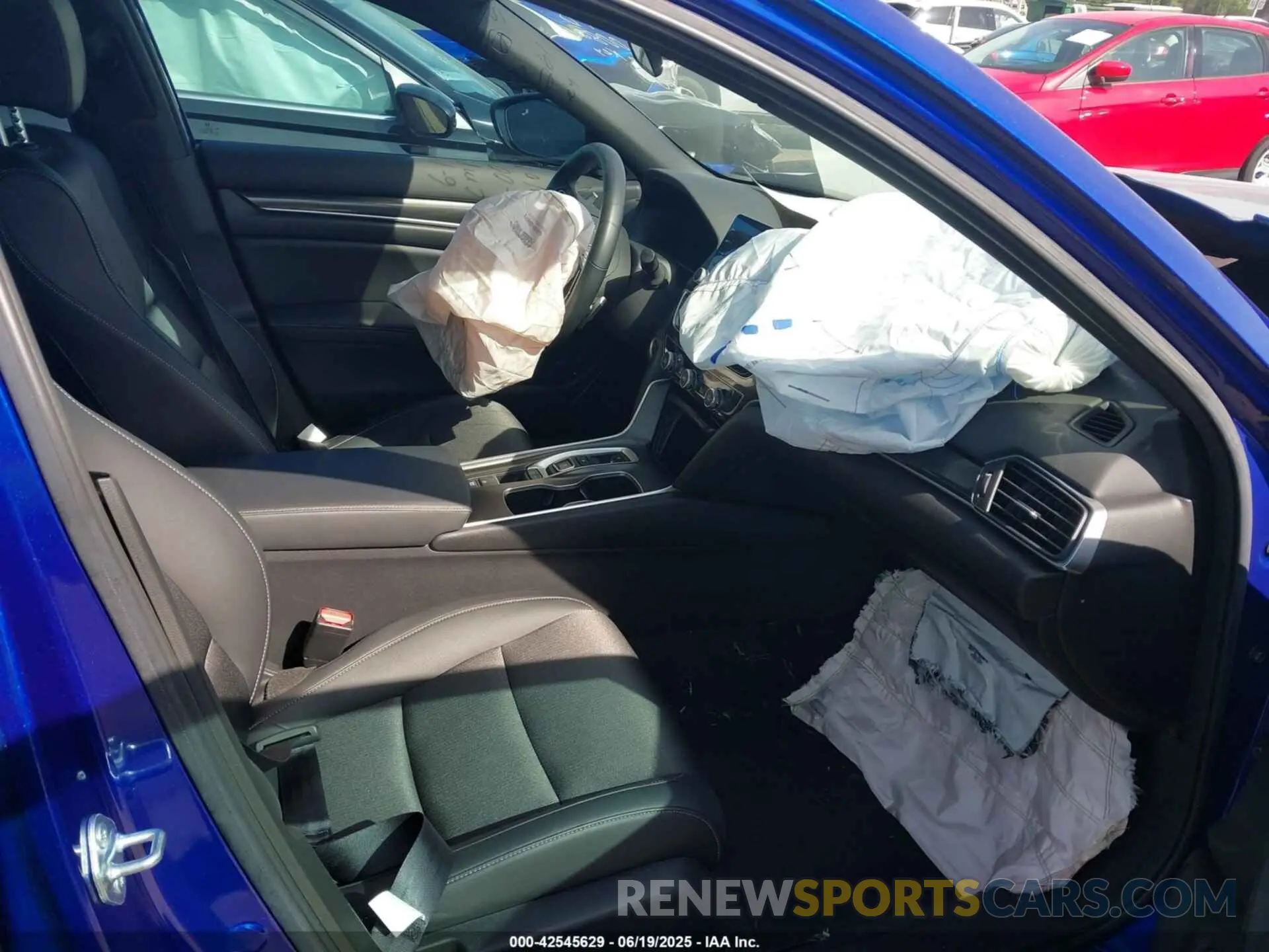 5 Photograph of a damaged car 1HGCV2F32NA008261 HONDA ACCORD 2022