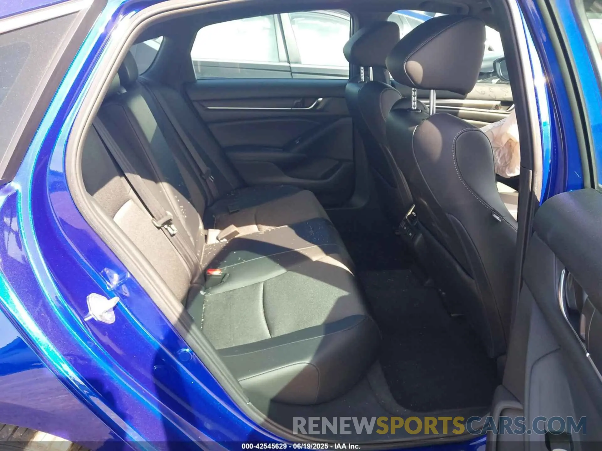 8 Photograph of a damaged car 1HGCV2F32NA008261 HONDA ACCORD 2022