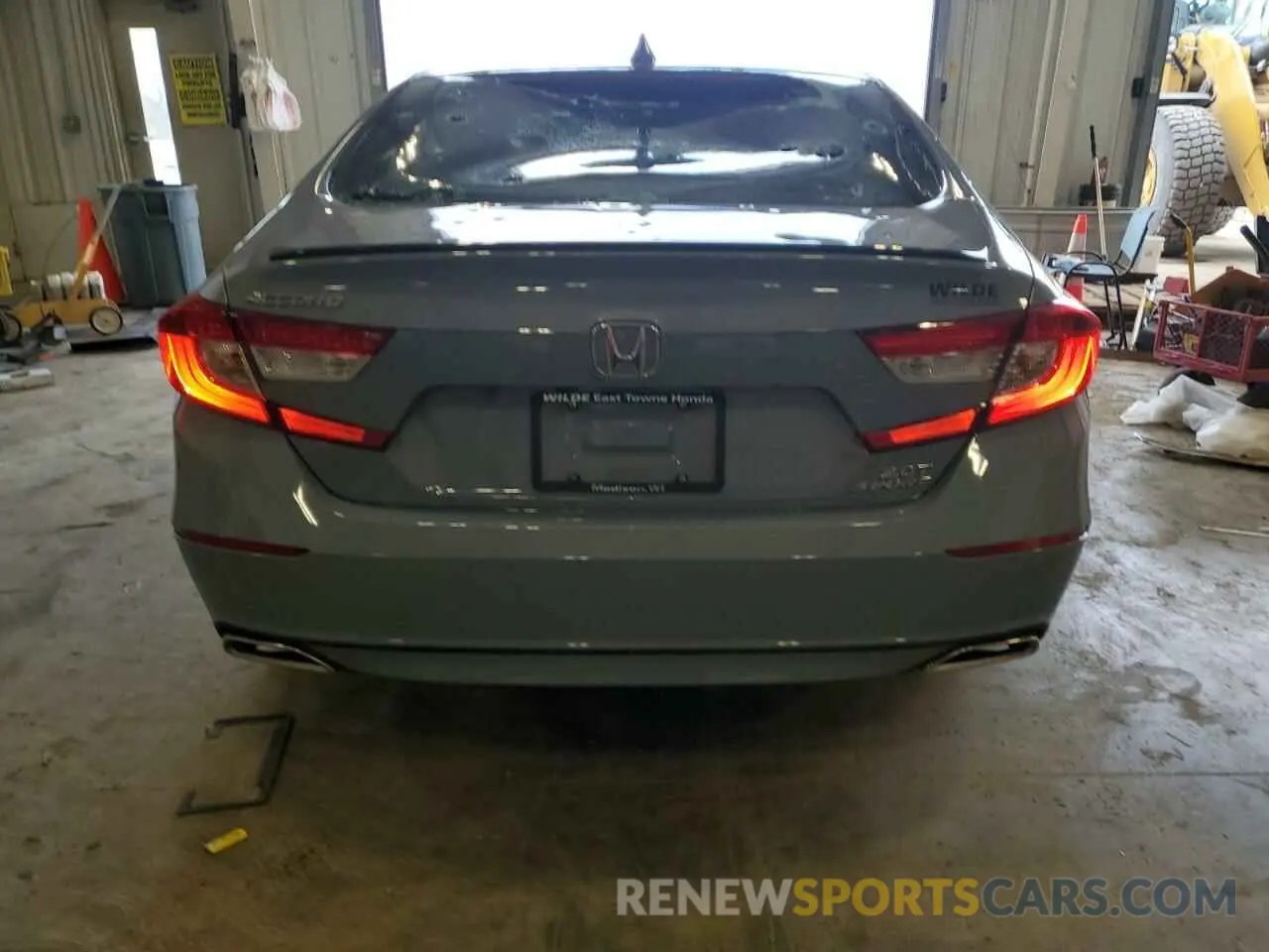 6 Photograph of a damaged car 1HGCV2F34NA001828 HONDA ACCORD 2022