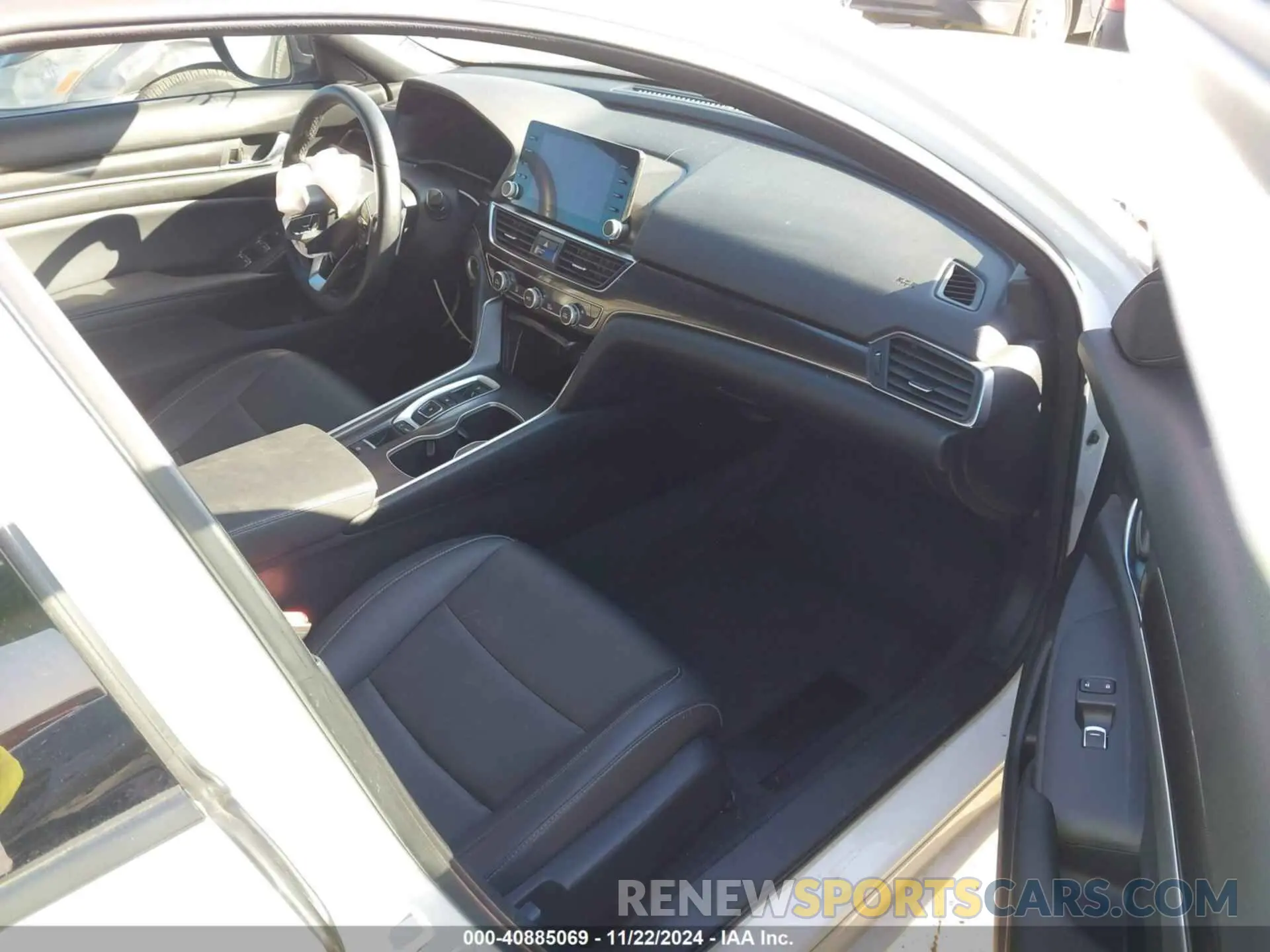 5 Photograph of a damaged car 1HGCV2F34NA019309 HONDA ACCORD 2022