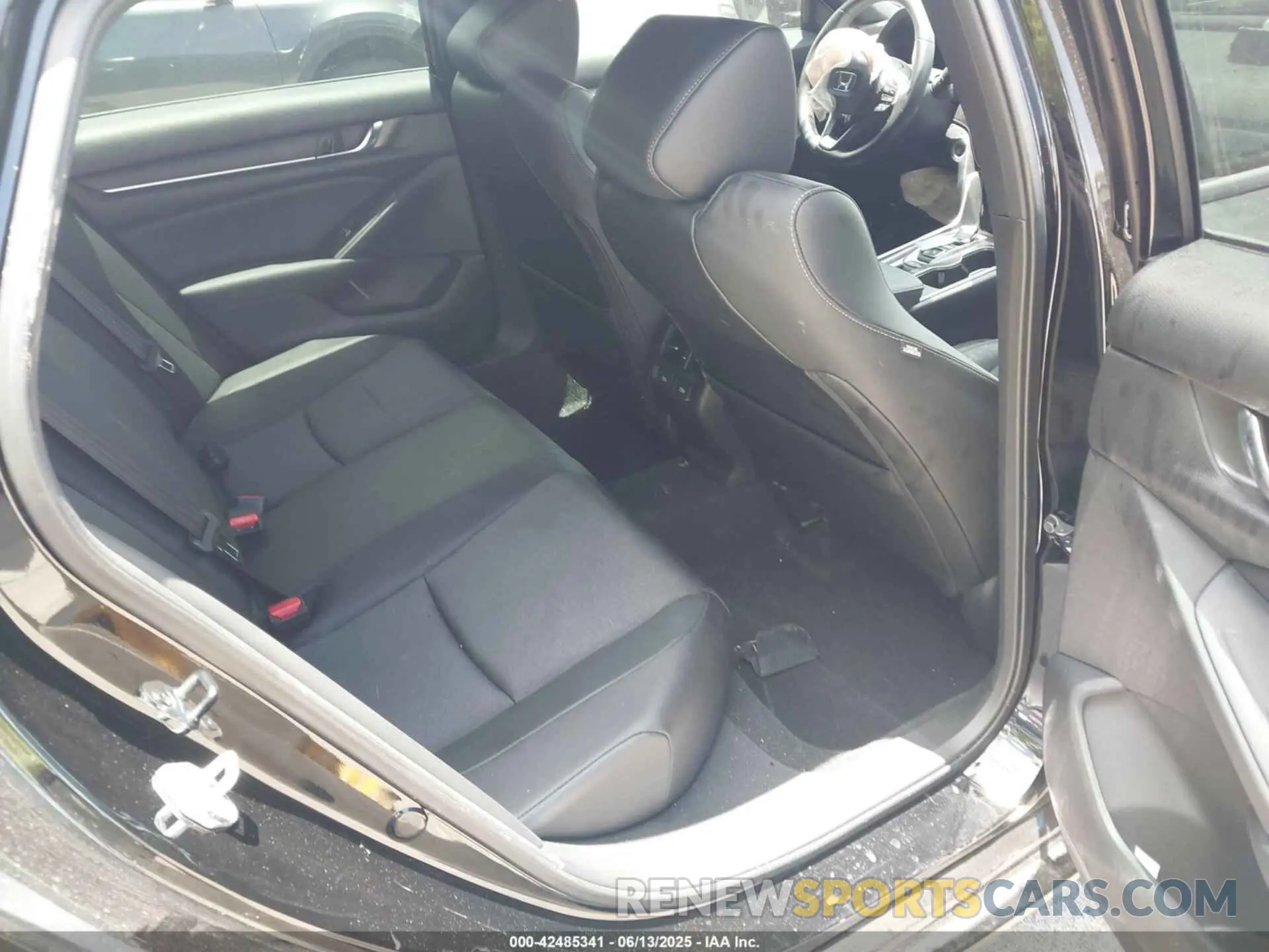 8 Photograph of a damaged car 1HGCV2F35NA014703 HONDA ACCORD 2022