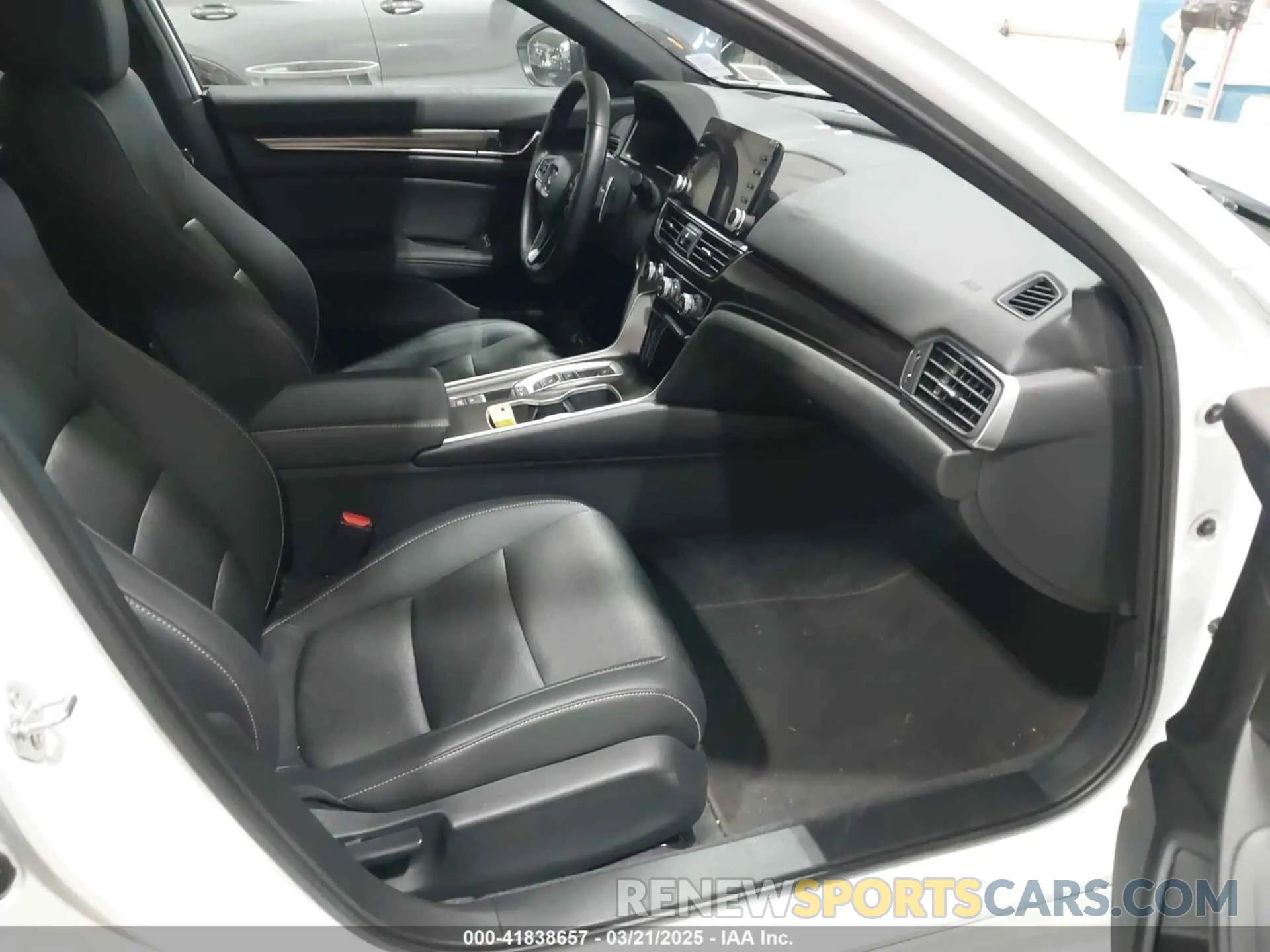 5 Photograph of a damaged car 1HGCV2F35NA020131 HONDA ACCORD 2022
