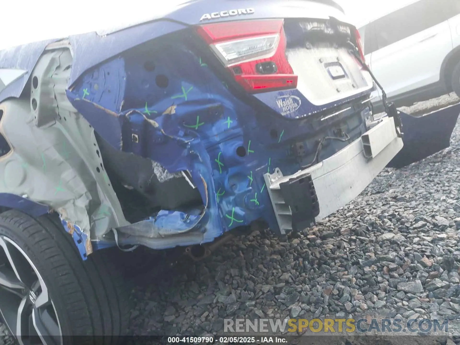 6 Photograph of a damaged car 1HGCV2F39NA010962 HONDA ACCORD 2022