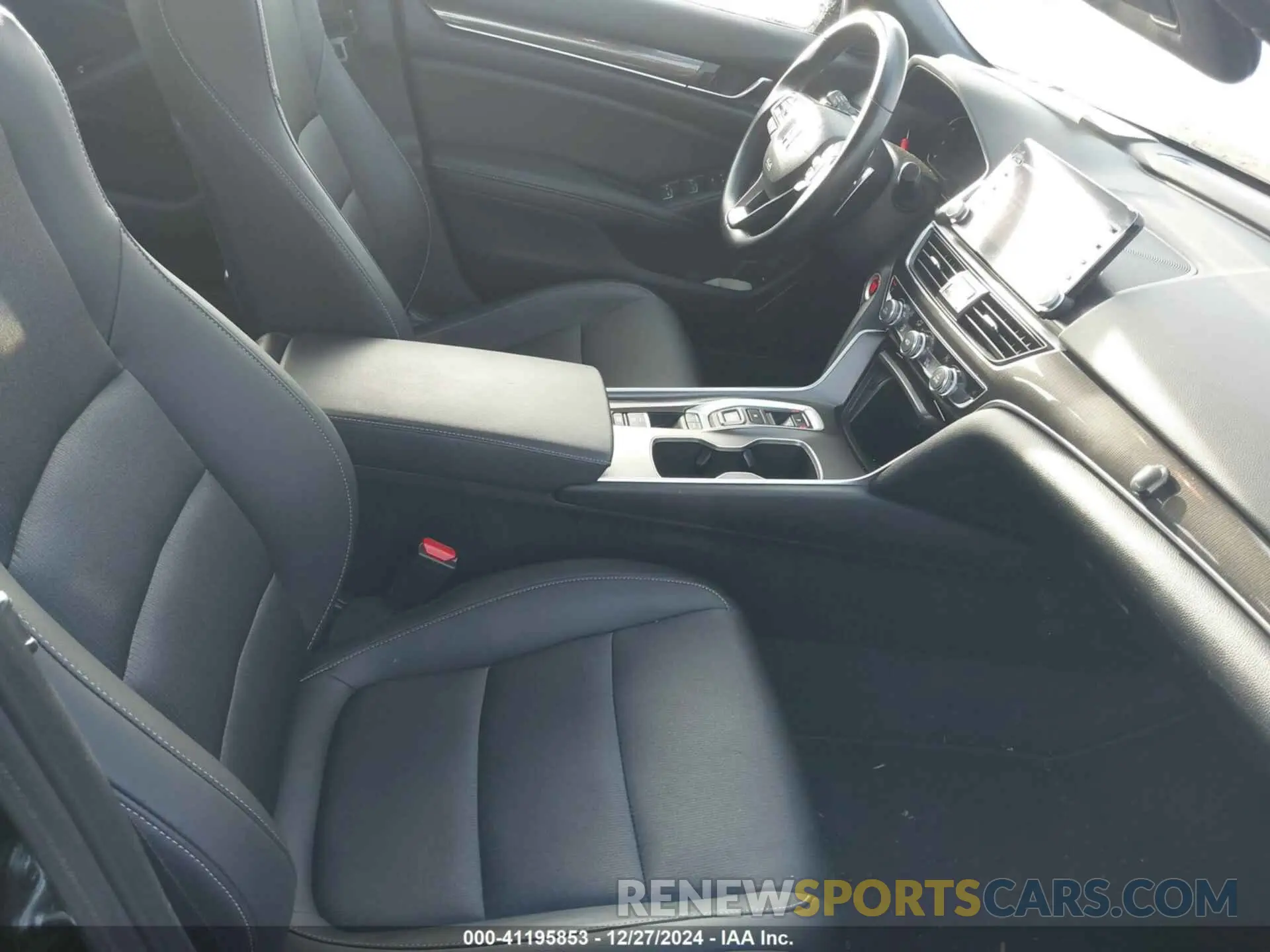 5 Photograph of a damaged car 1HGCV2F39NA012369 HONDA ACCORD 2022