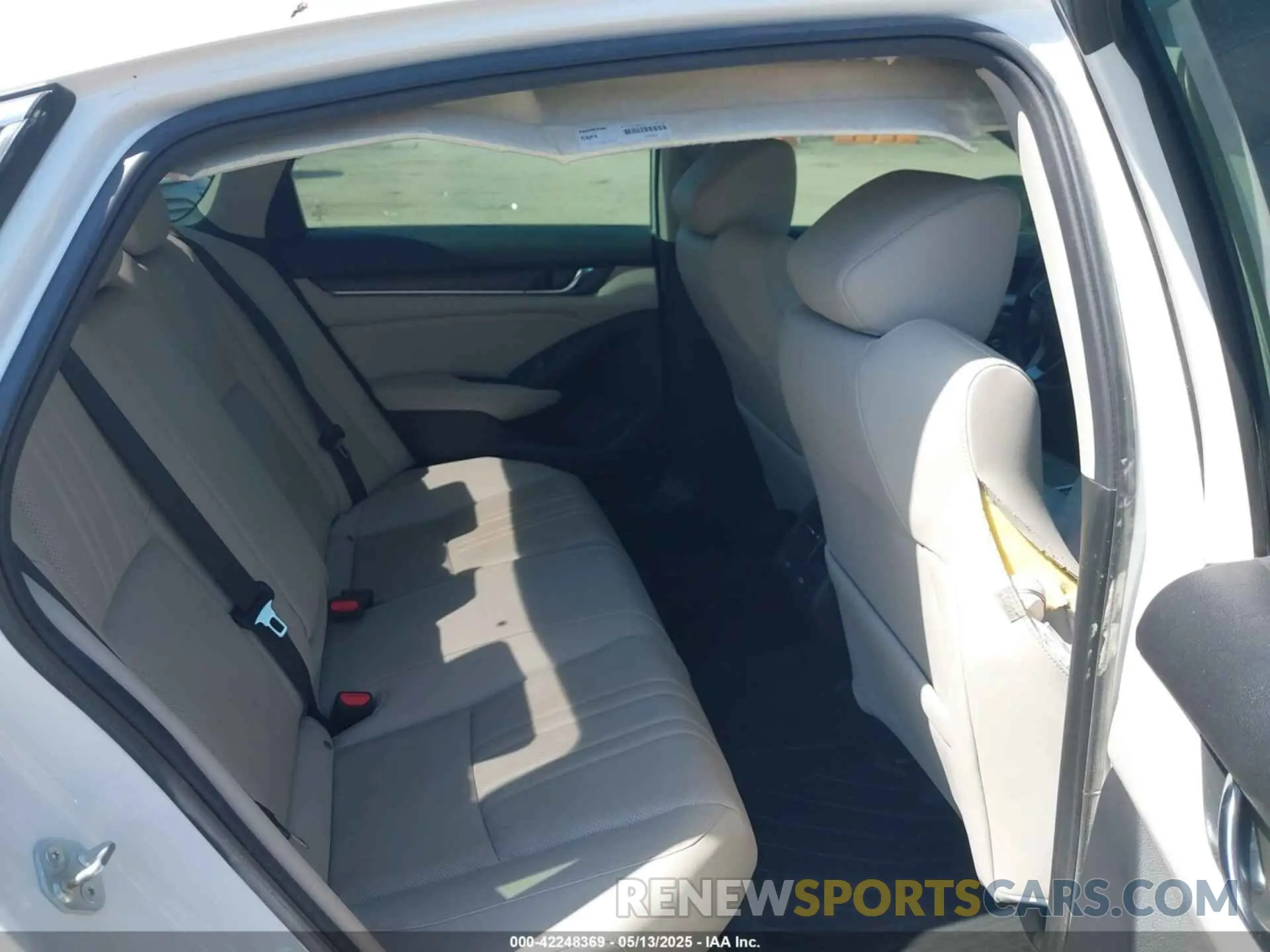8 Photograph of a damaged car 1HGCV2F92NA003629 HONDA ACCORD 2022