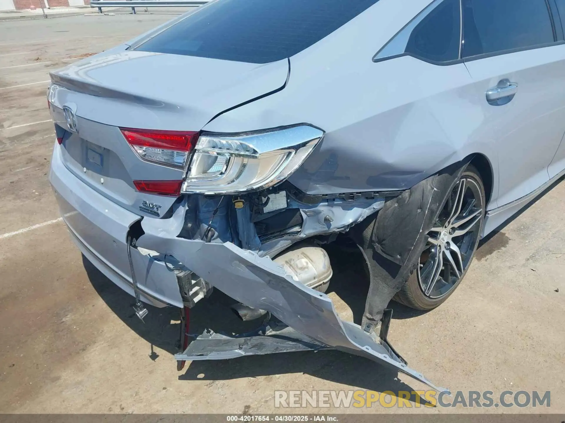 17 Photograph of a damaged car 1HGCV2F93NA011528 HONDA ACCORD 2022