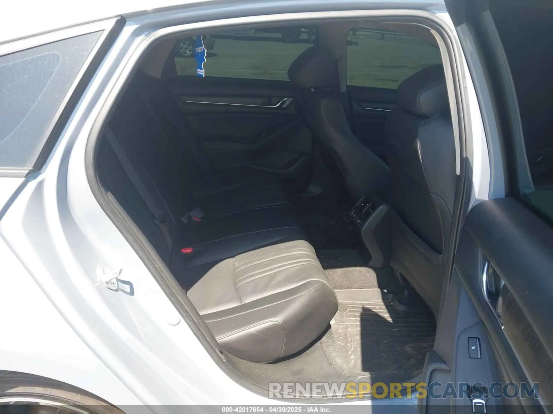 8 Photograph of a damaged car 1HGCV2F93NA011528 HONDA ACCORD 2022