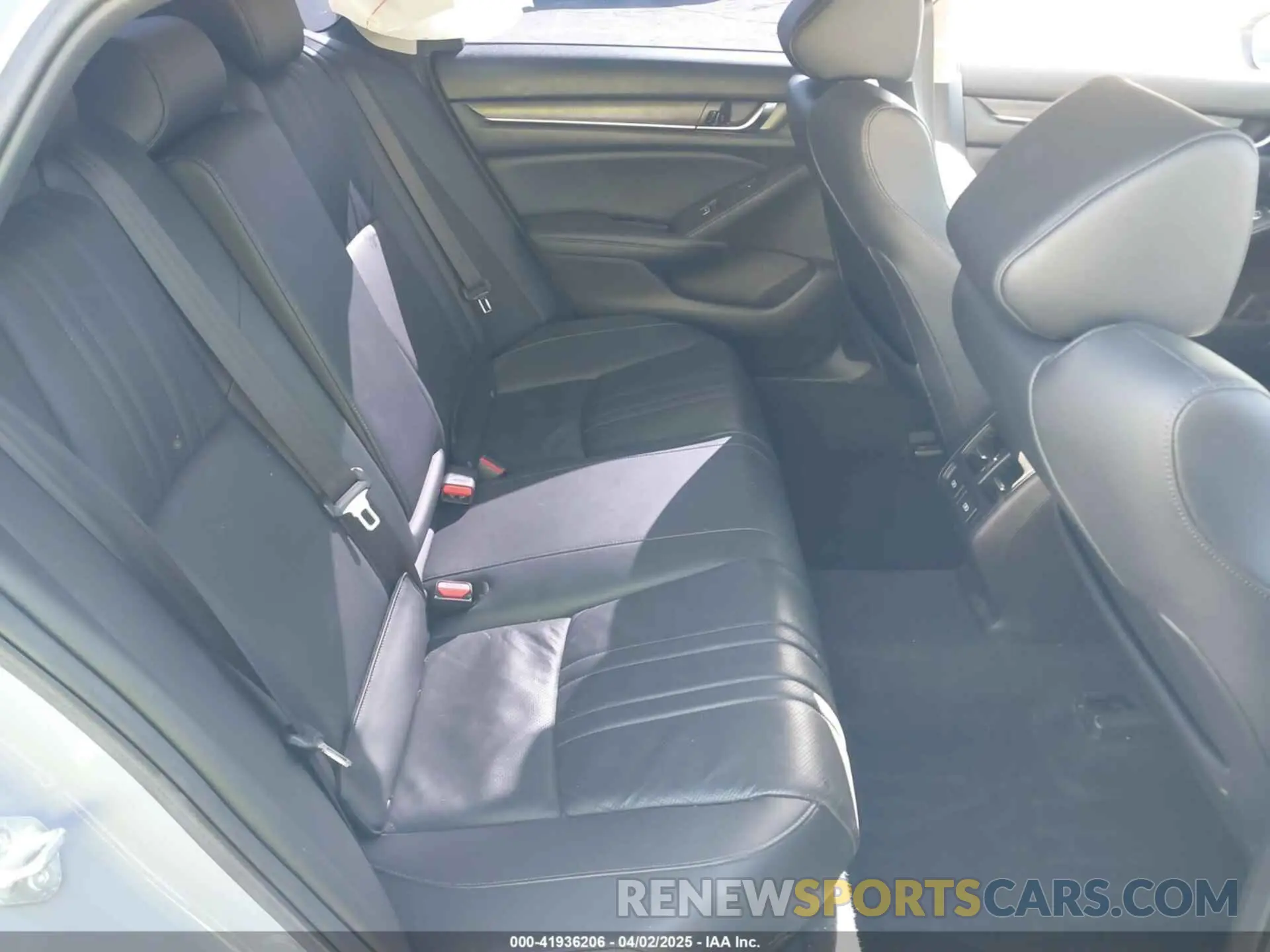 8 Photograph of a damaged car 1HGCV2F94NA002501 HONDA ACCORD 2022