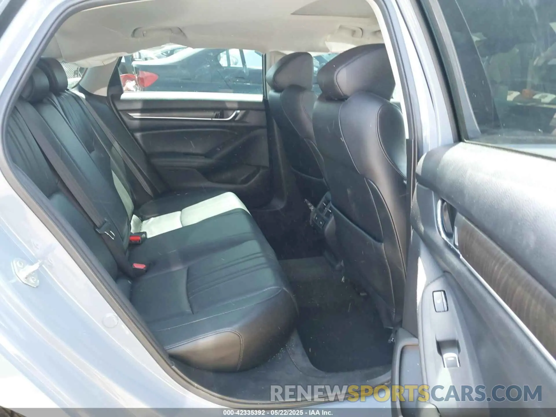 8 Photograph of a damaged car 1HGCV2F95NA008324 HONDA ACCORD 2022