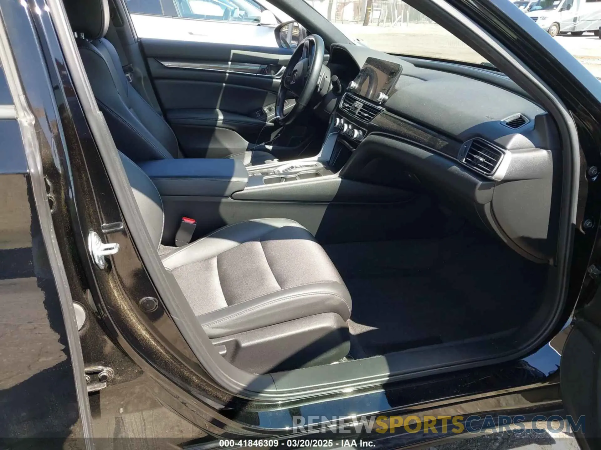 5 Photograph of a damaged car 1HGCV3F20NA010670 HONDA ACCORD 2022